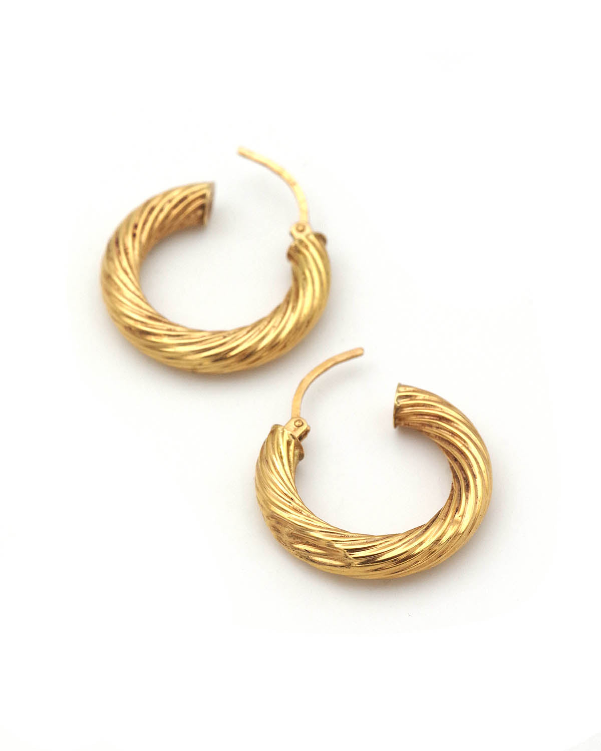 Retor hoop earrings in gold