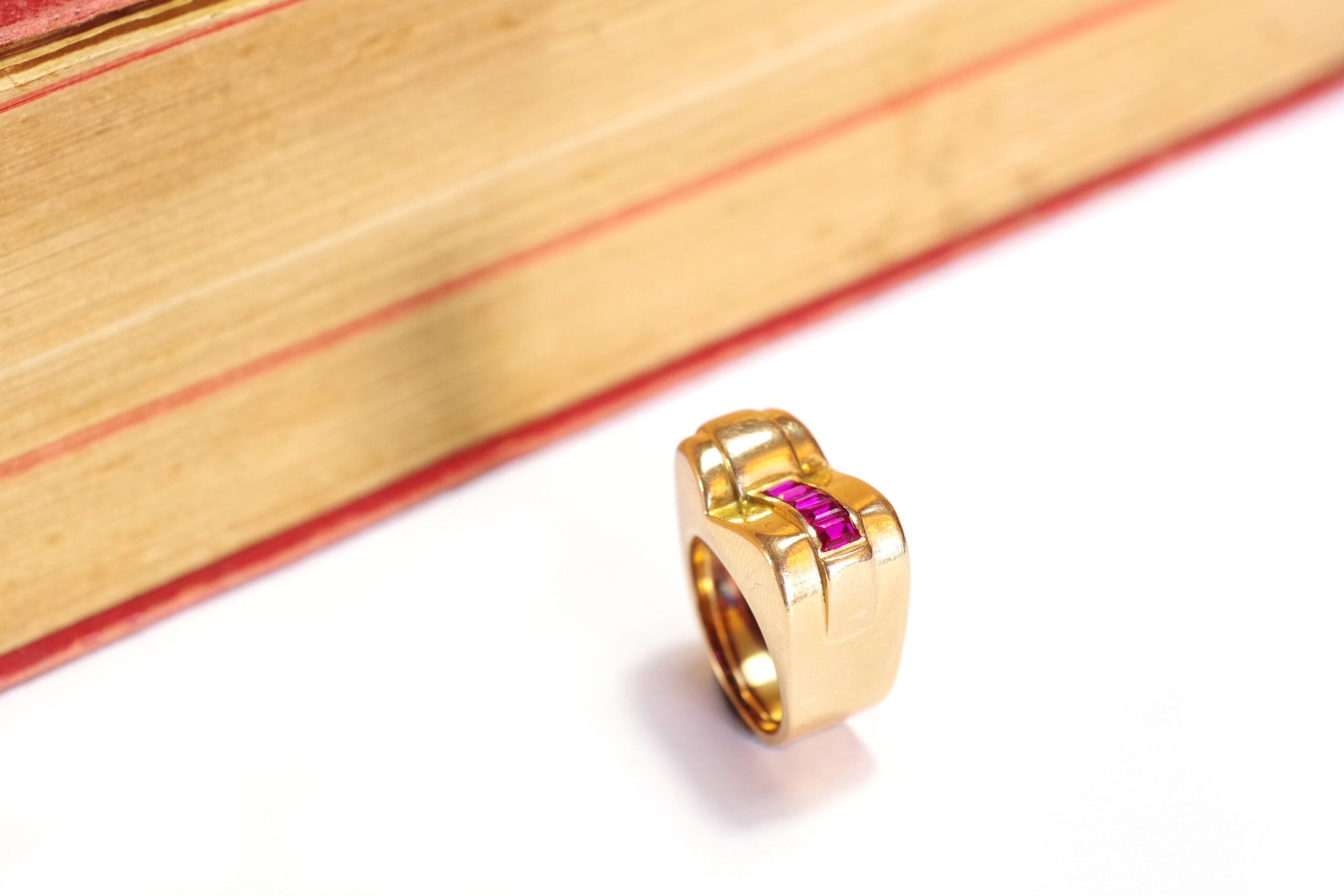 retro tank ruby ring gold antique jewellery Paris