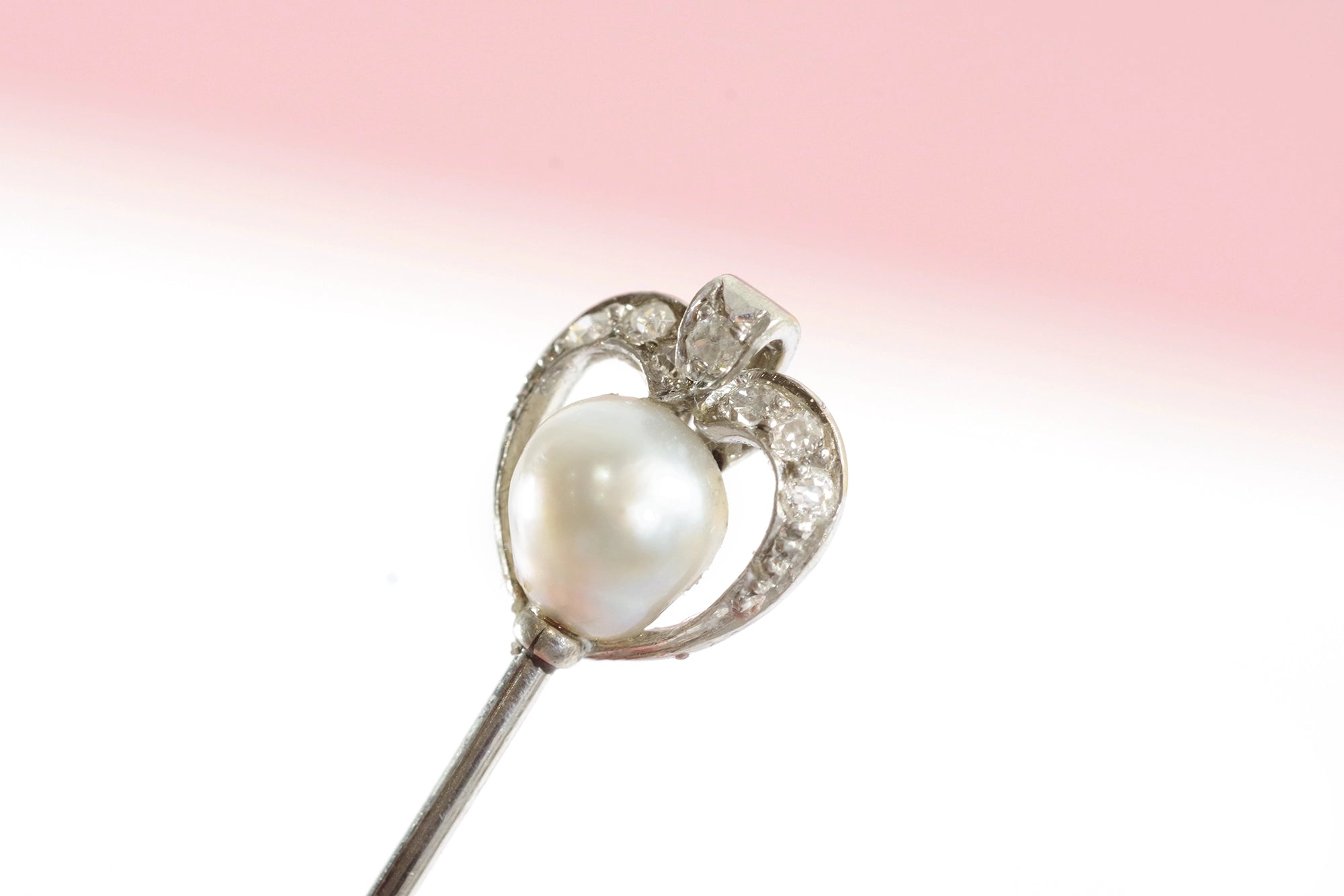 Art Deco natural pearl tie pin in platinum