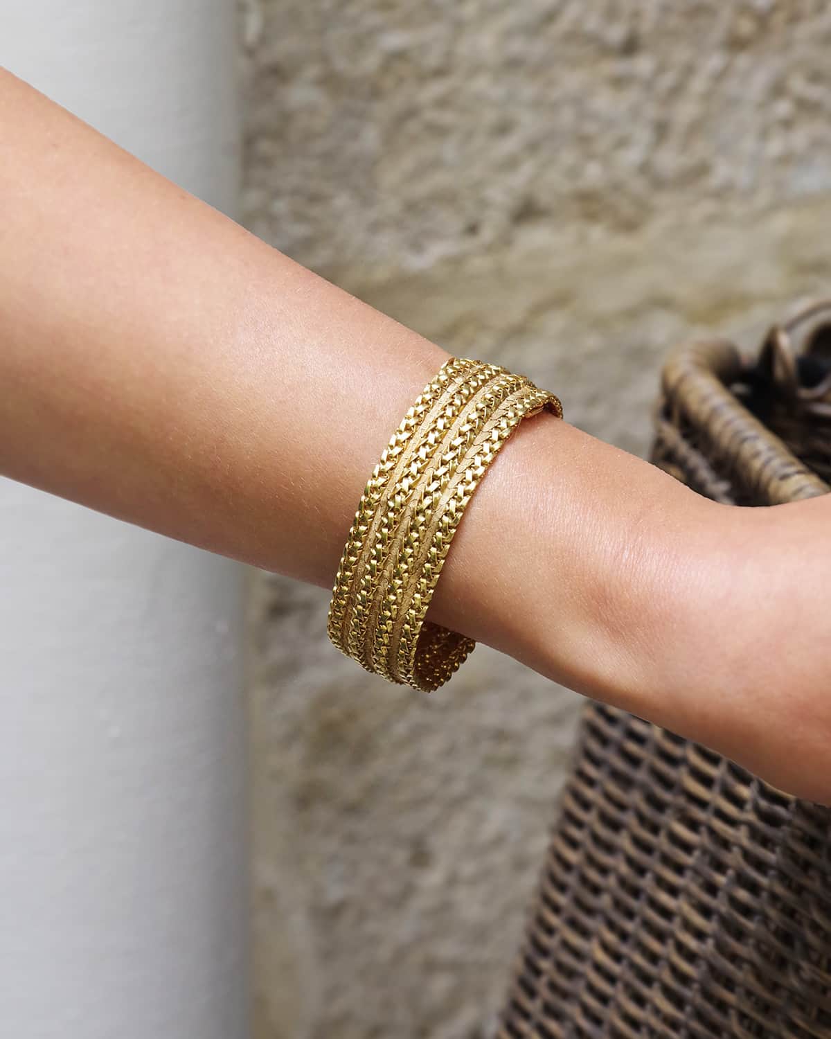 Bracelet en or signé Gay Freres