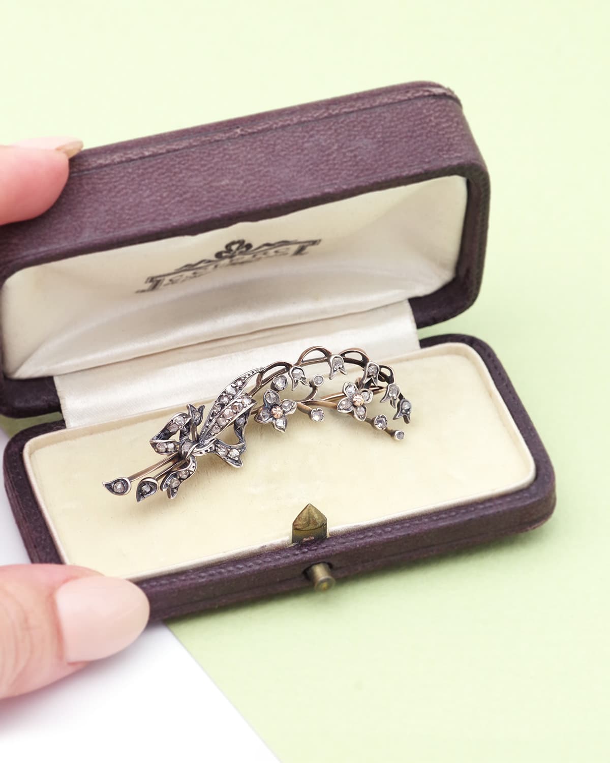 Antique flower brooch in silver and gold