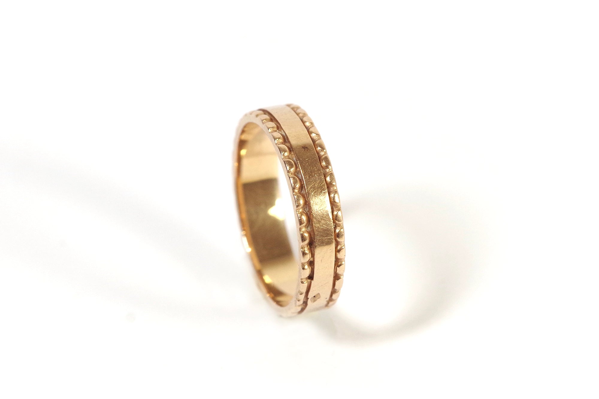 gold wedding band ring