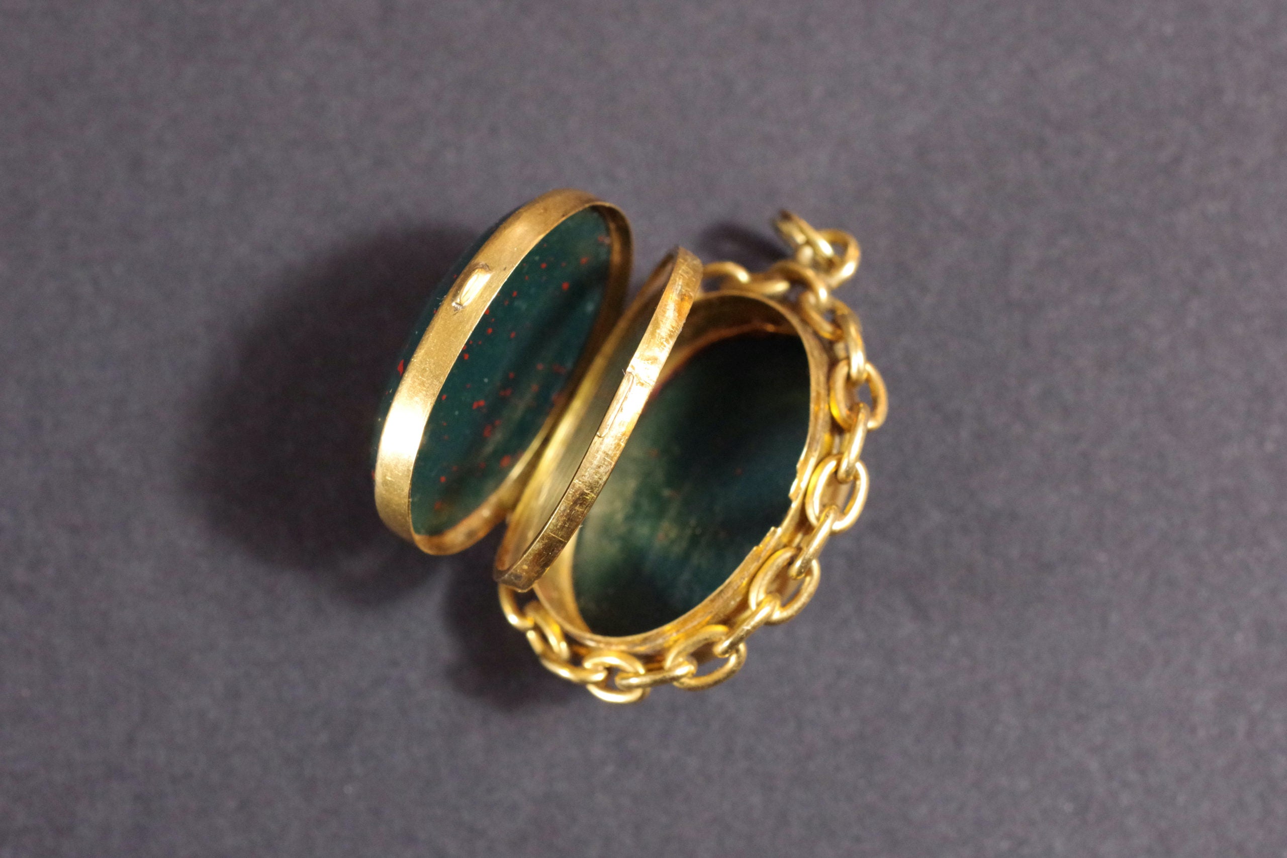 victorian bloodstone gold locket