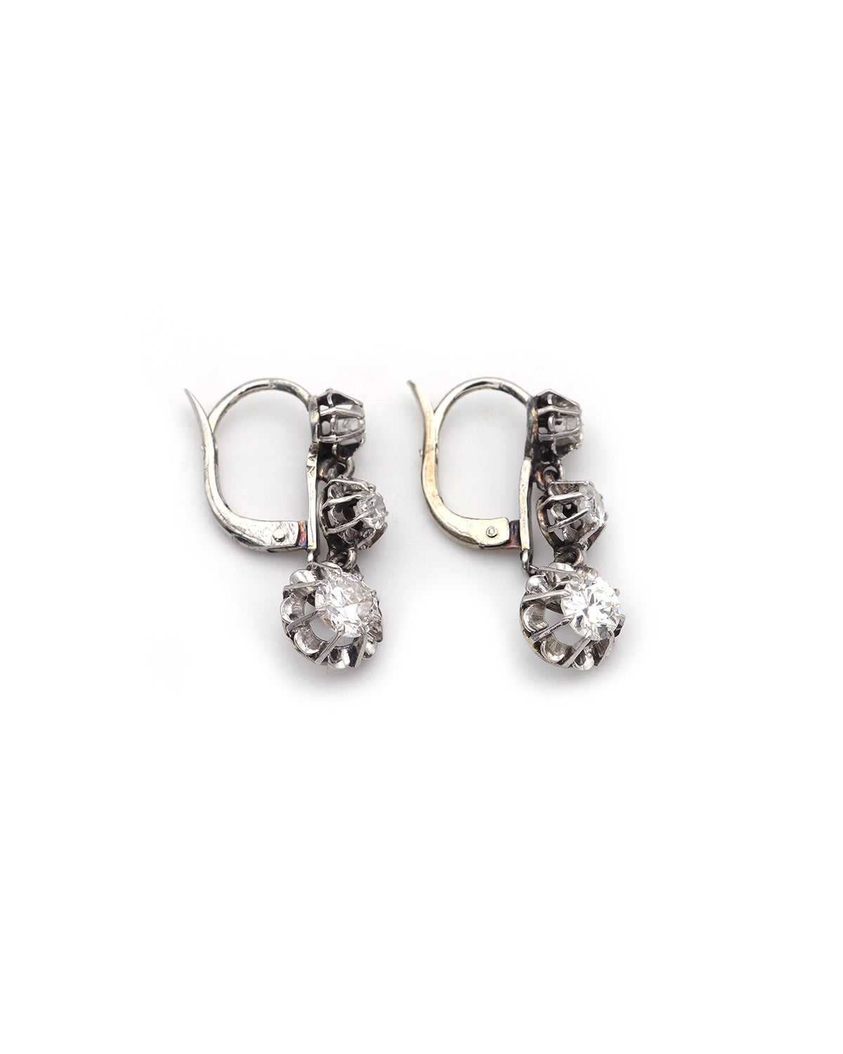 Art deco diamond earrings in platinum