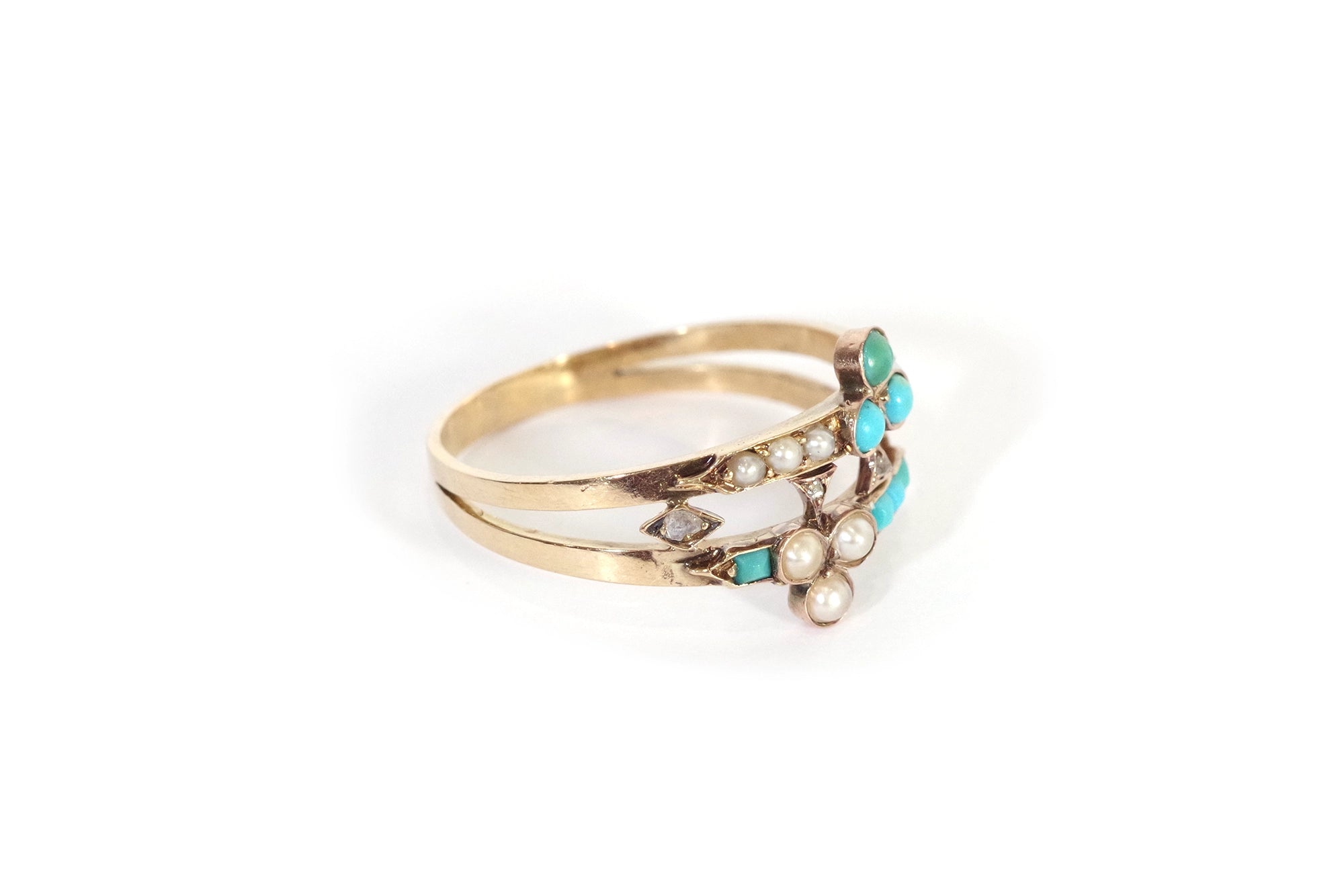 Lucky clover turquoise ring in gold