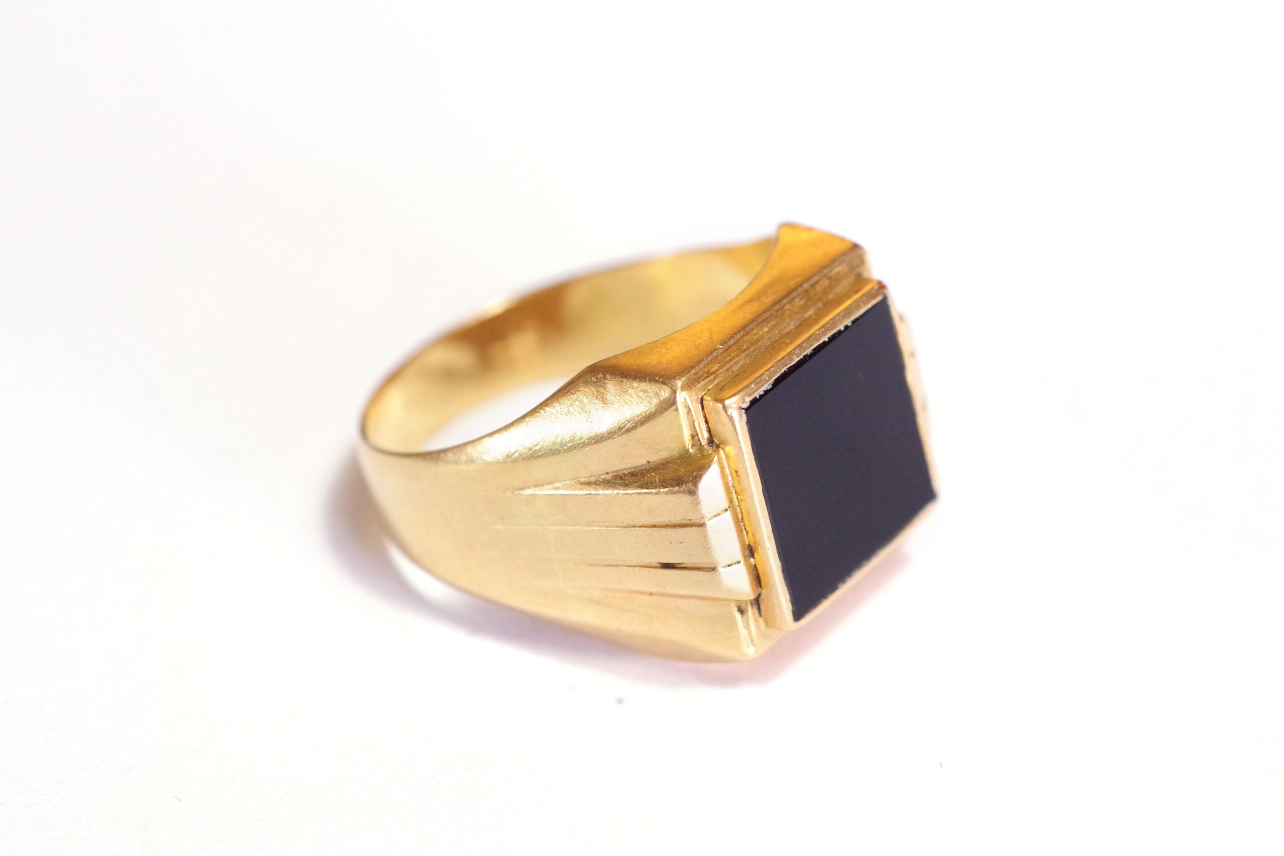 Bague chevaliere onyx Art Deco