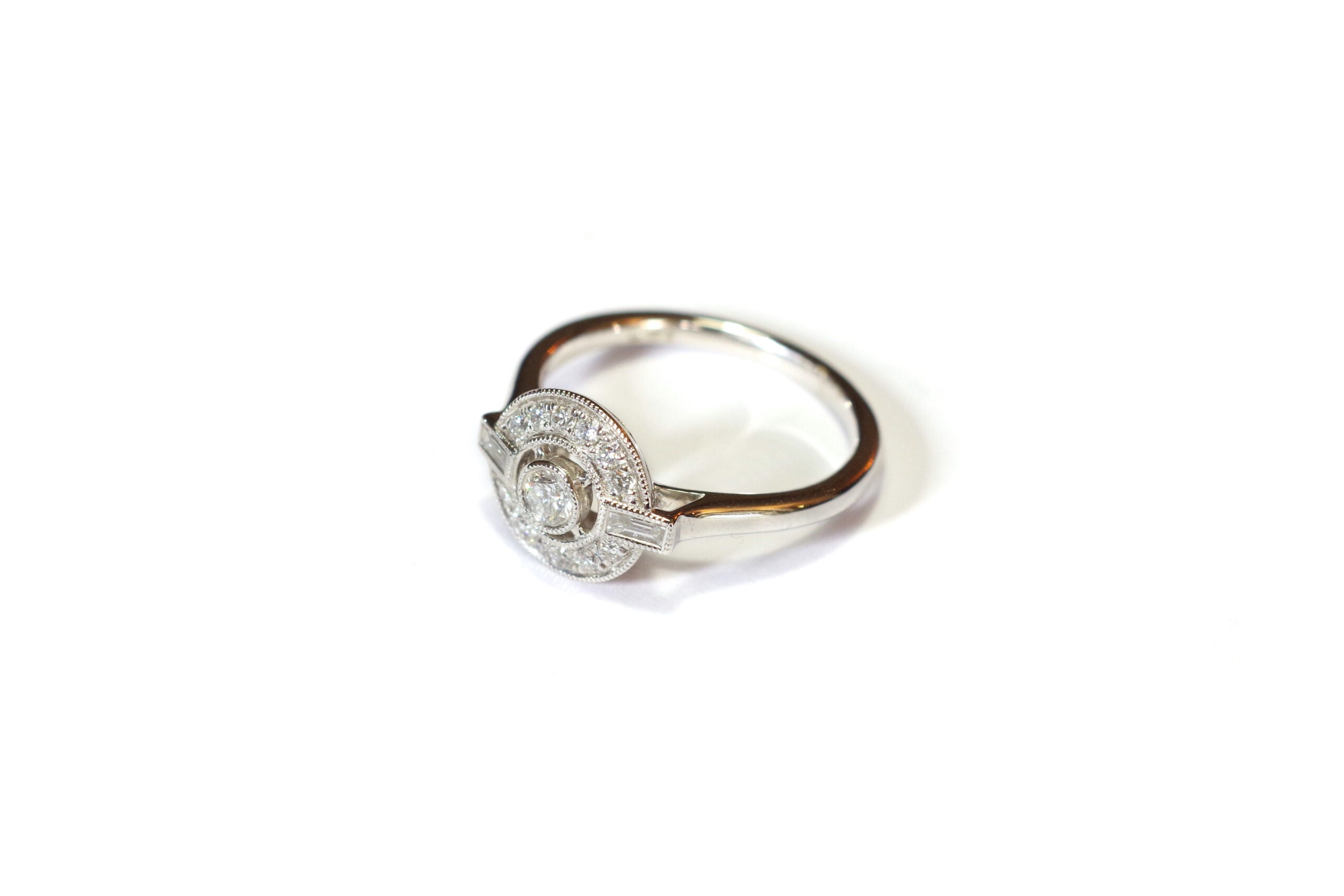 Bague style Art Deco diamants