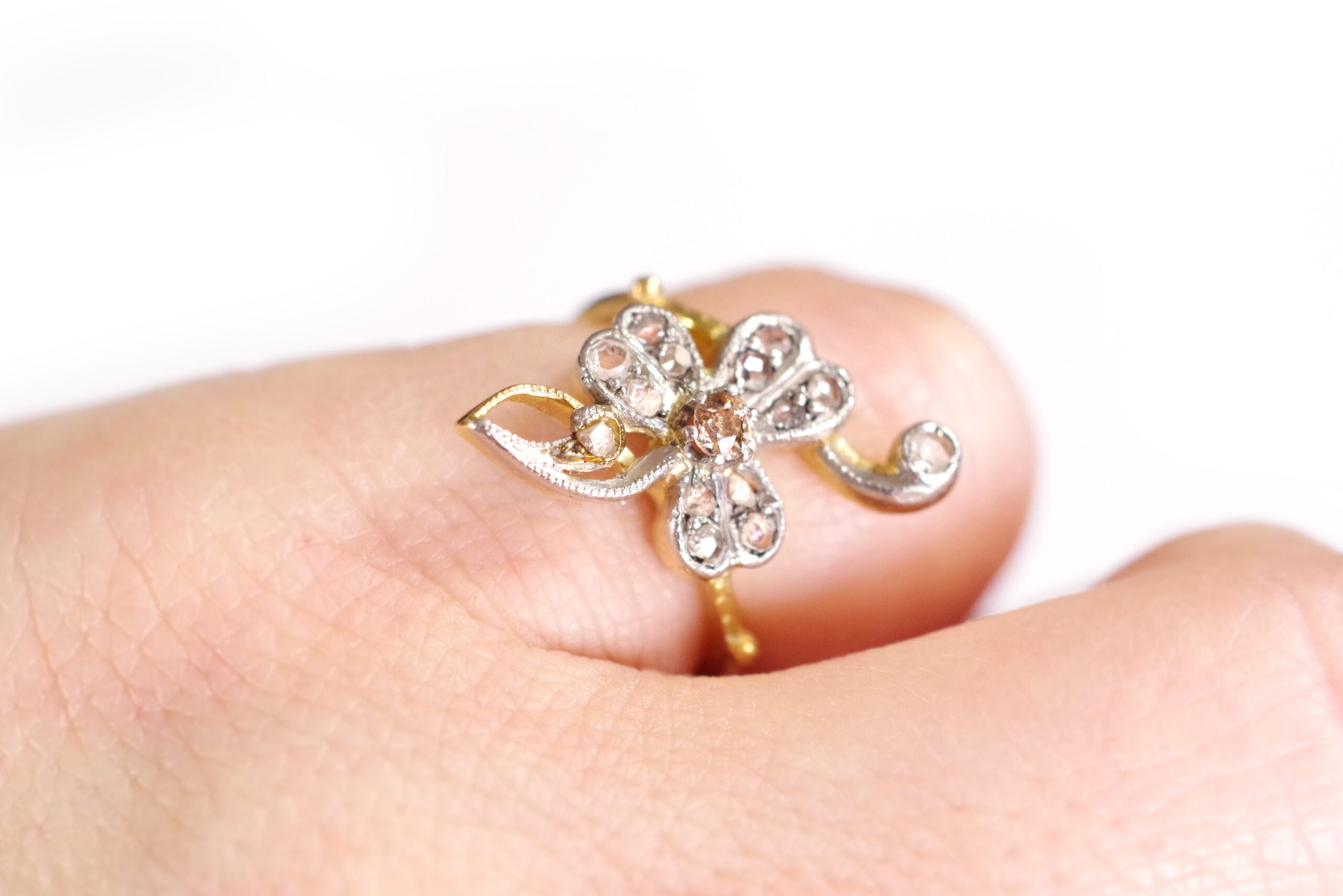 Art Nouveau antique clover ring