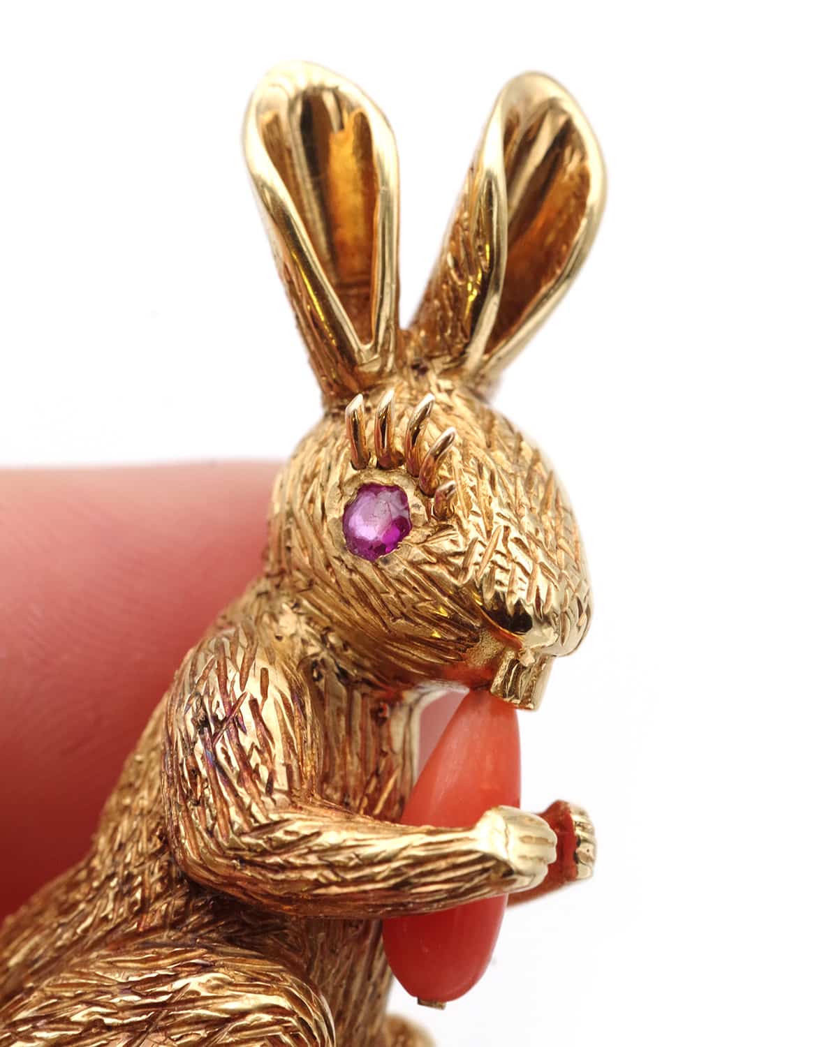 broche lapin corail 