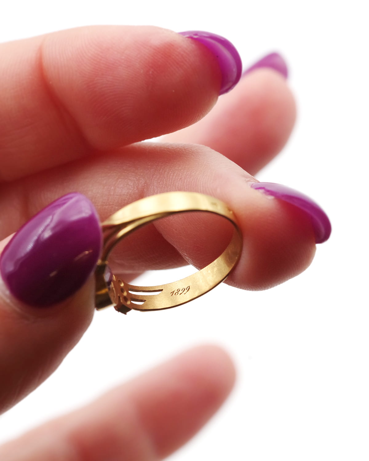 Gold amethyst ring