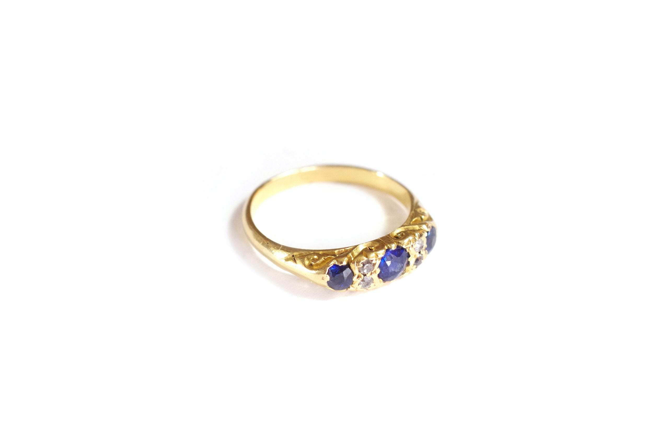 bague ancienne jarretiere saphirs diamants