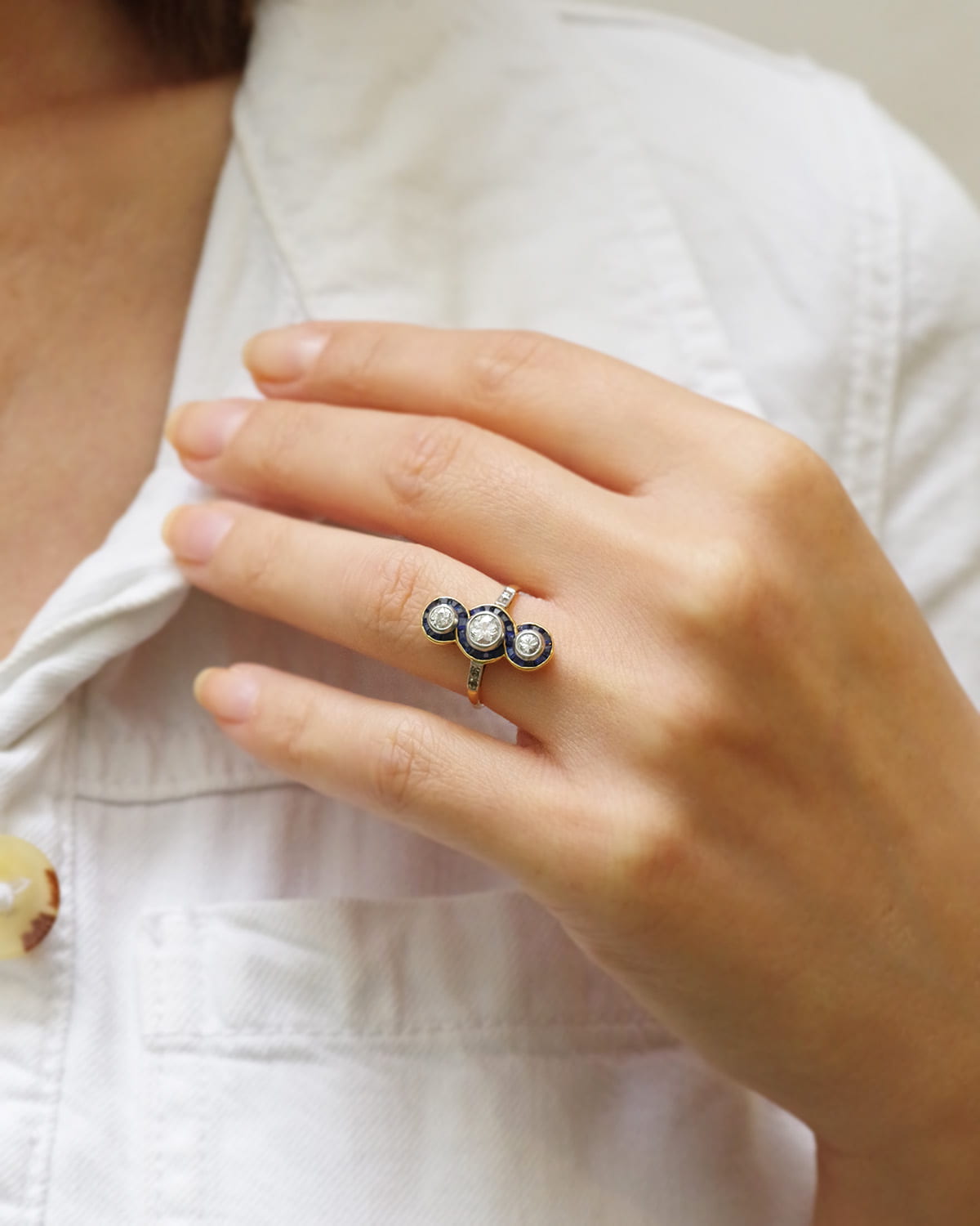 Art deco diamond ring with sapphires
