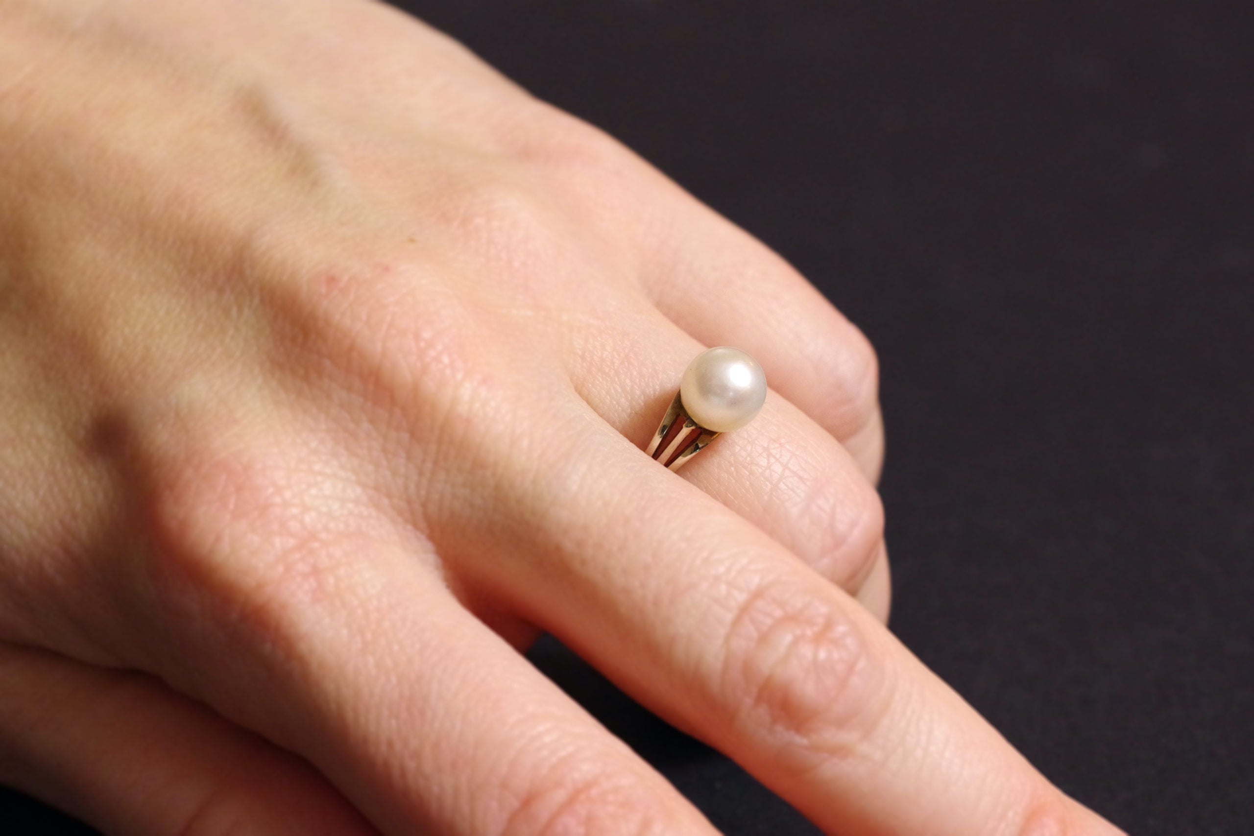 Art Deco pearl ring in white gold