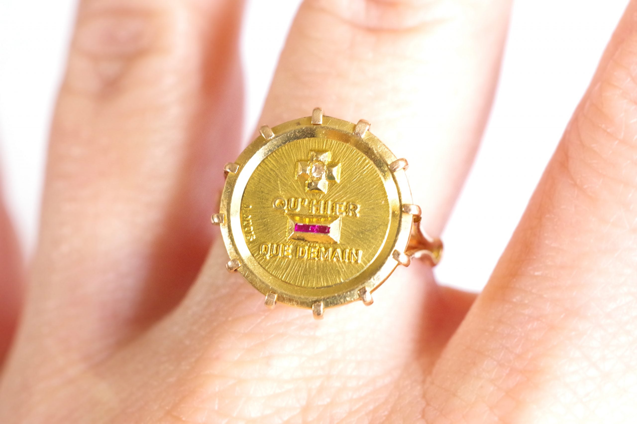 bague médaille d'amour en or