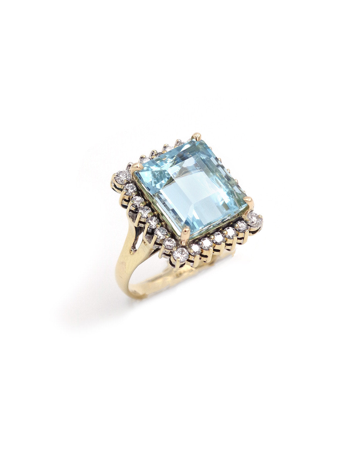 Aquamarine diamond cluster ring