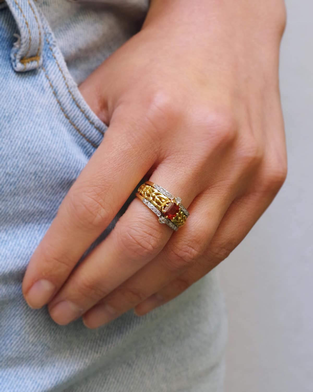 Bague bandeau grenat