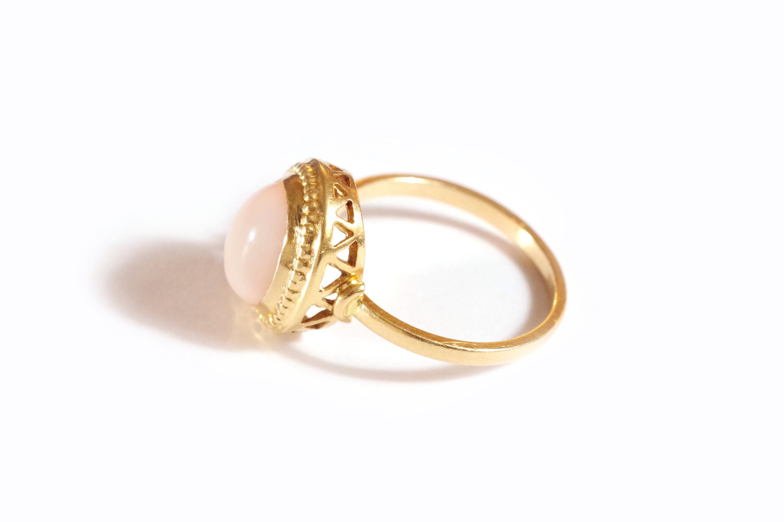 bague corail rose cabochon