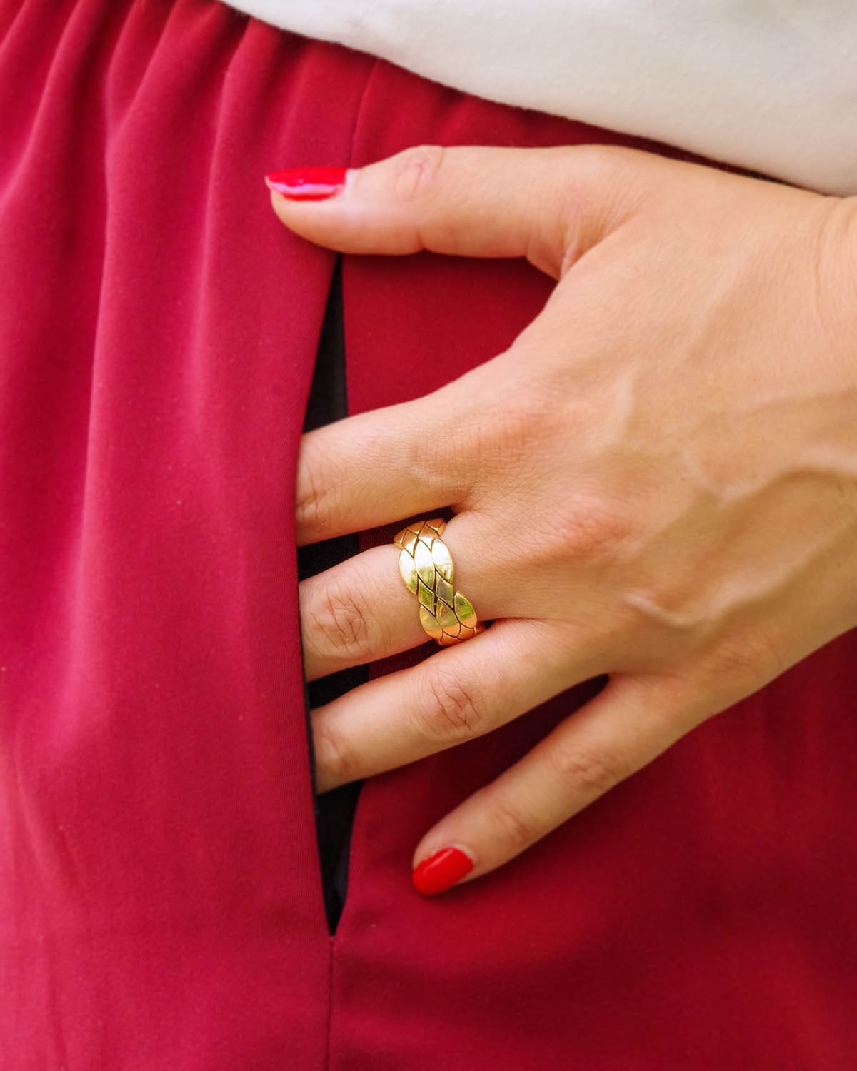 Cartier band ring in gold