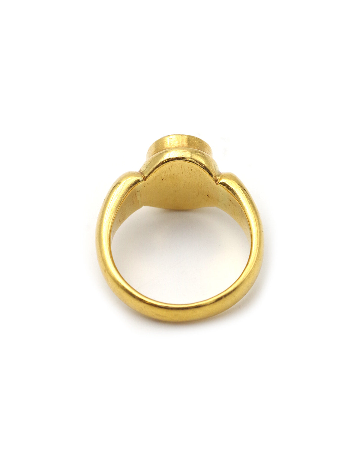 Intaglio diamond ring in gold