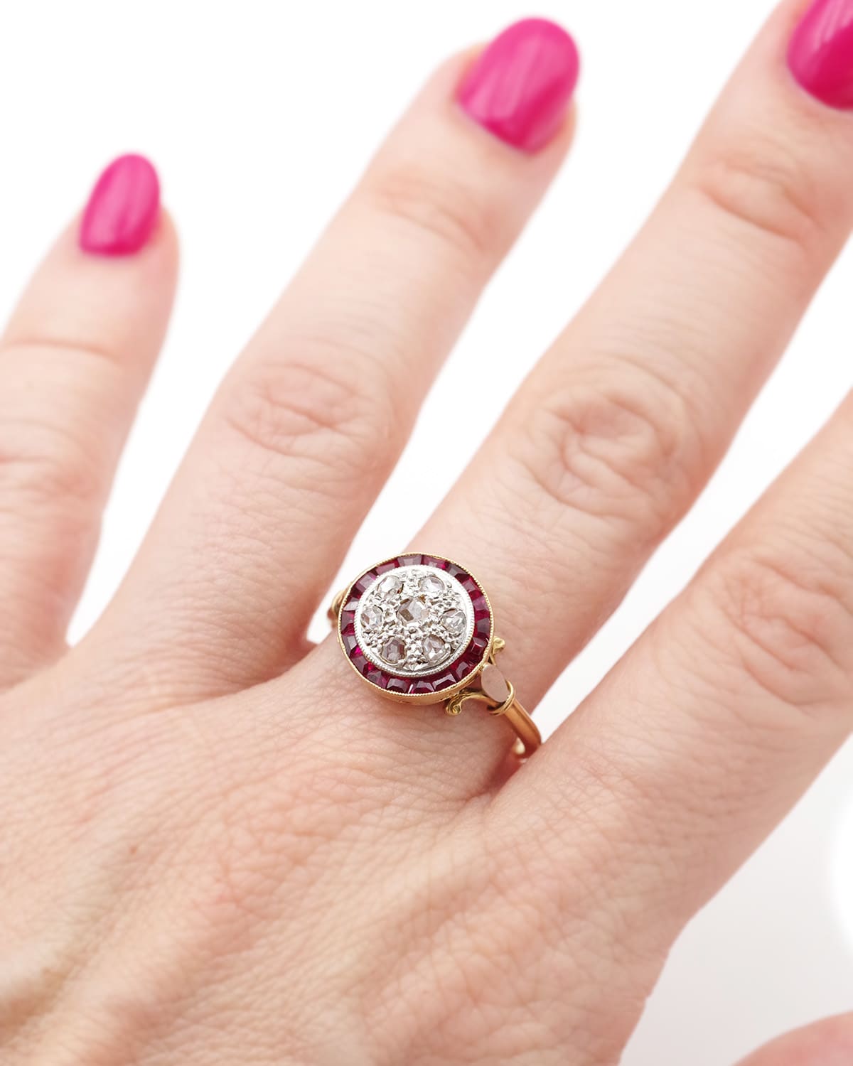 Art deco target ring