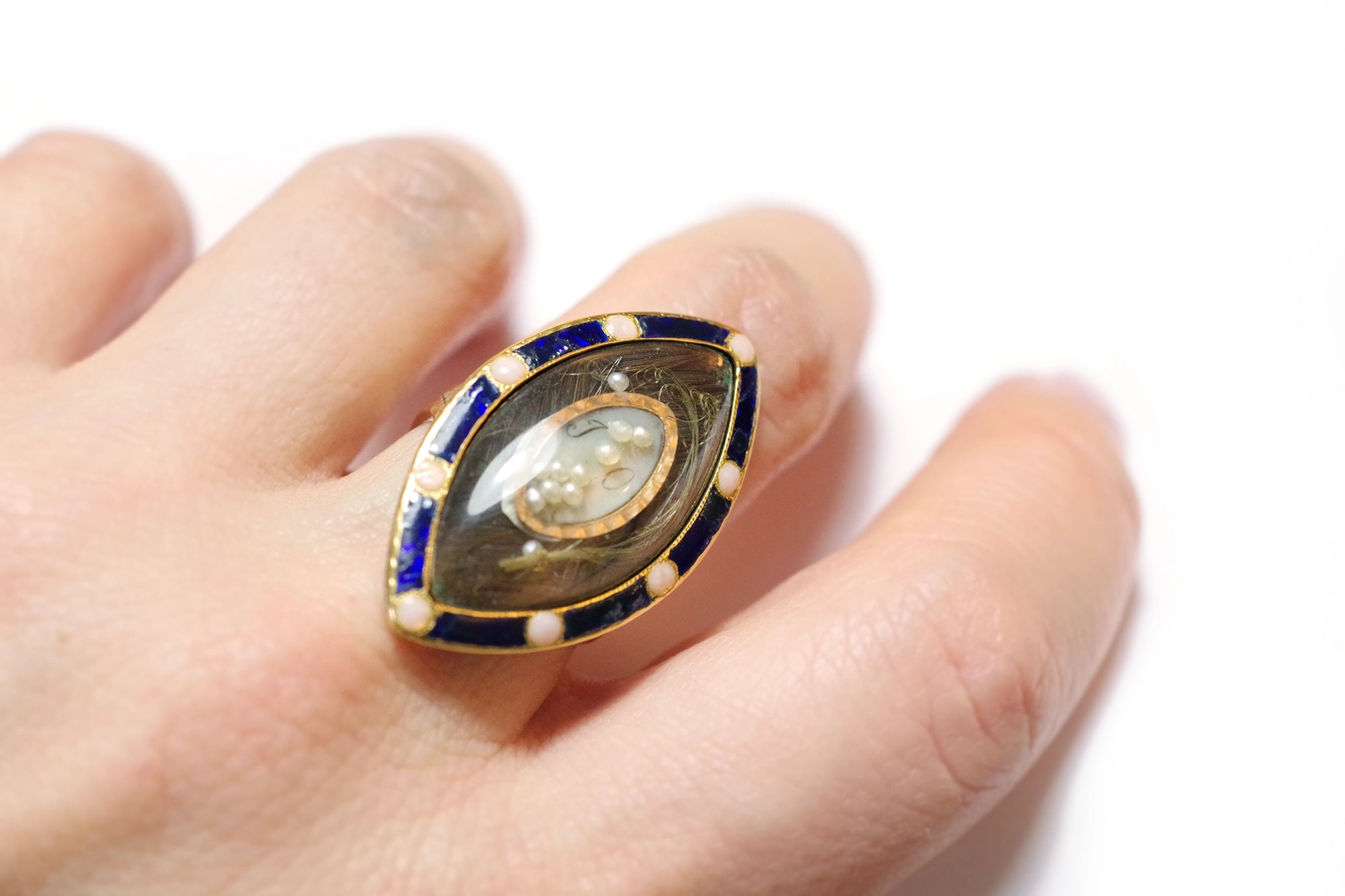 Memento mourning ring