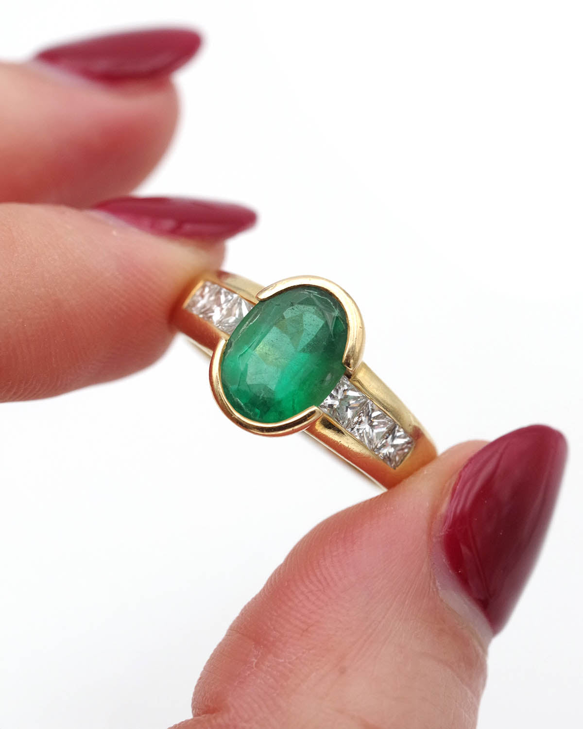 Vintage emerald diamond ring