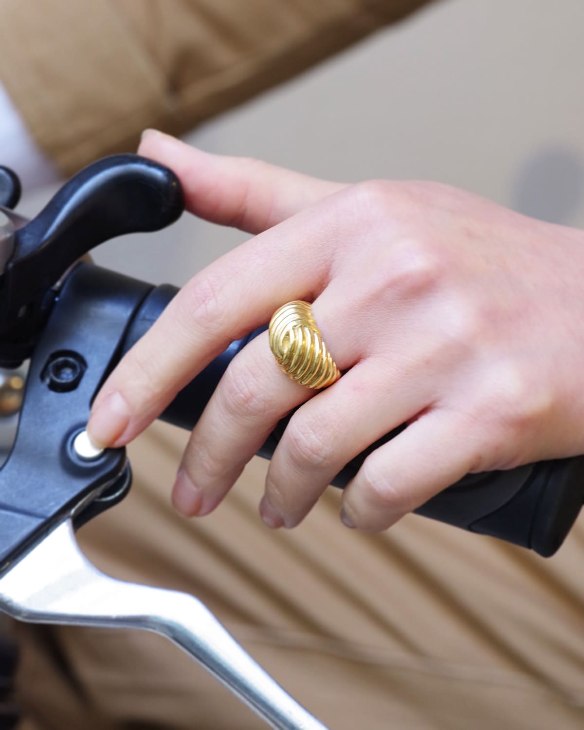 bague croissant godrons en or