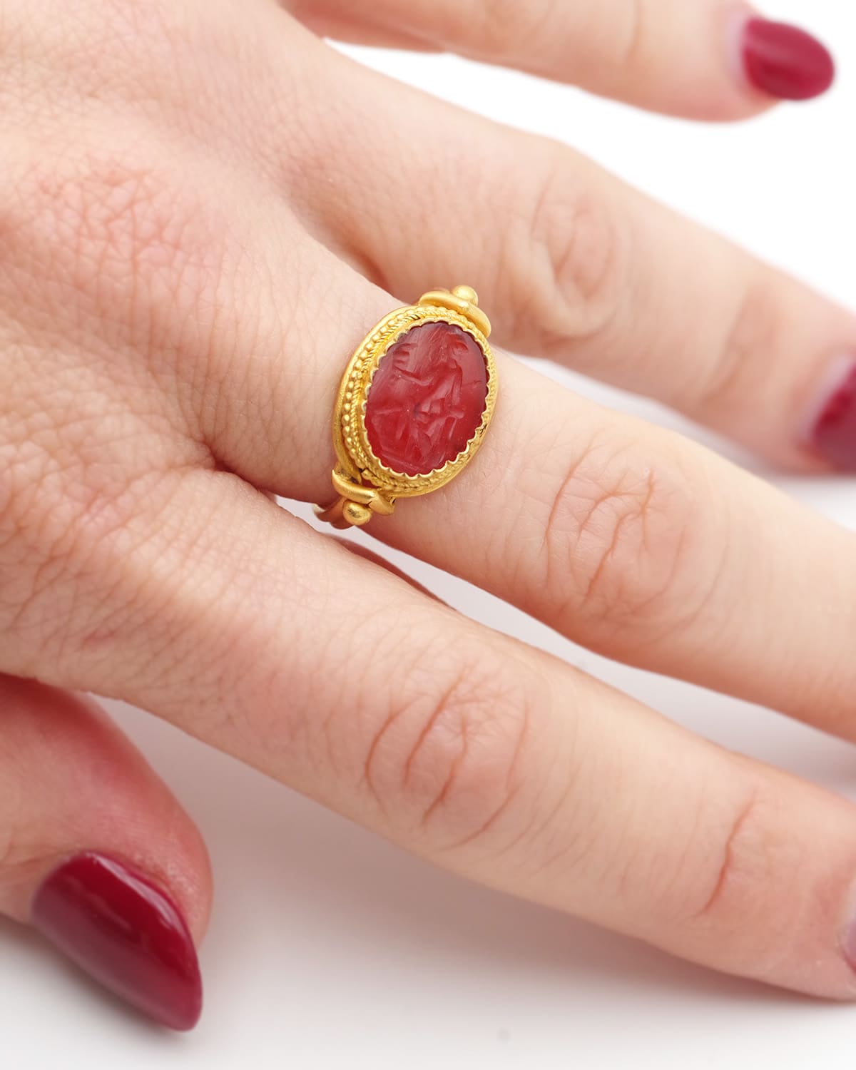 bague intaille en or 22k