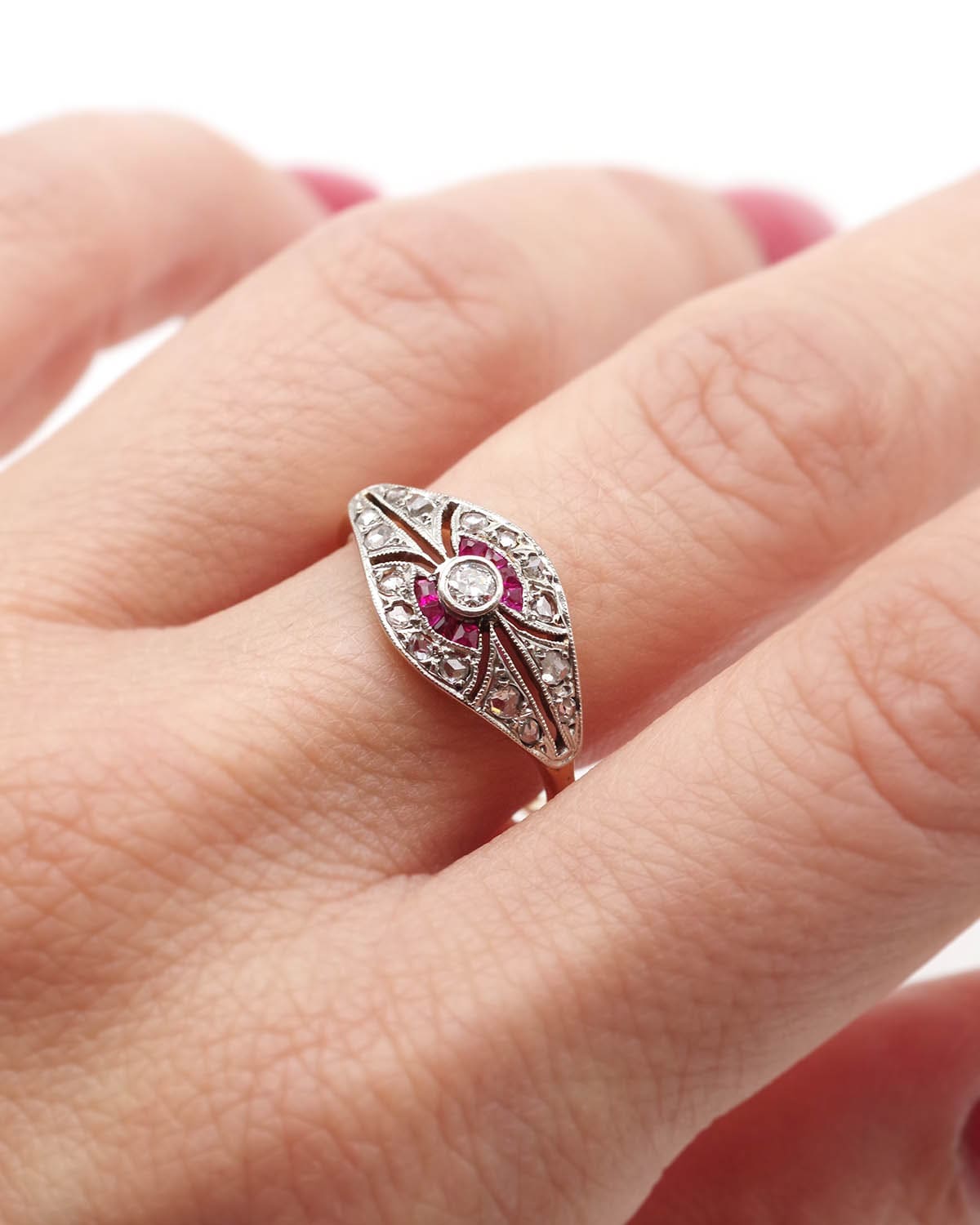 Bague rubis diamants en platine