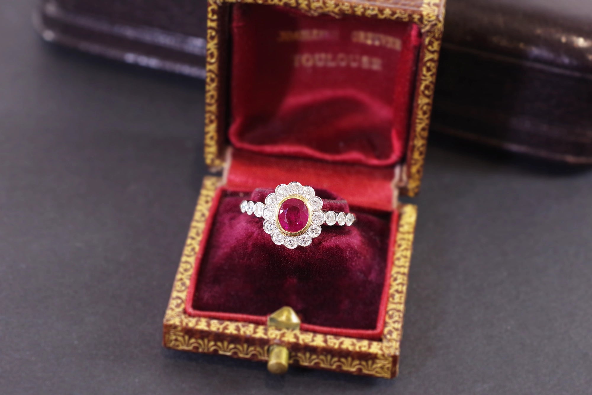 bague marguerite rubis diamants