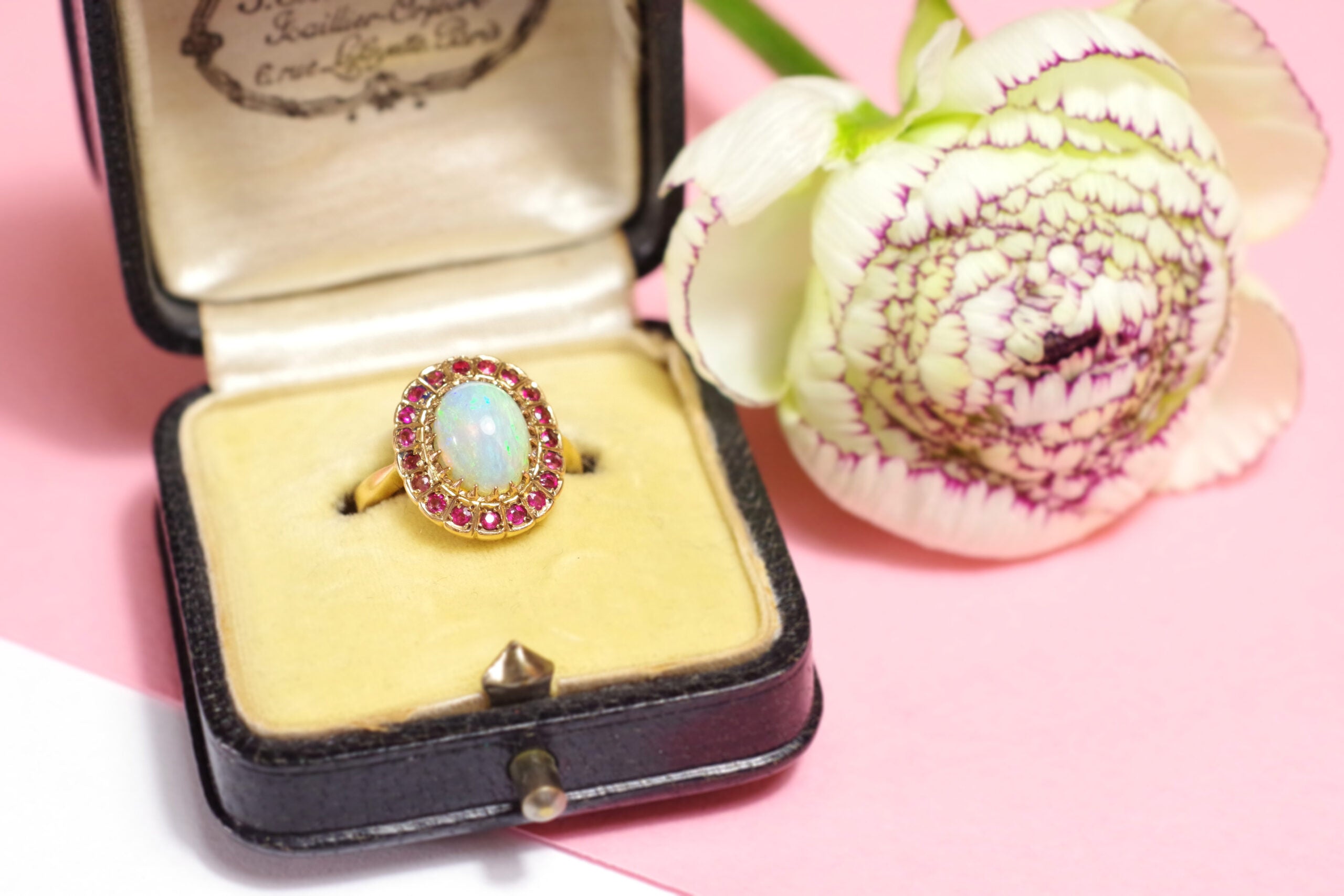 bague pompadour opale cabochon en or rose