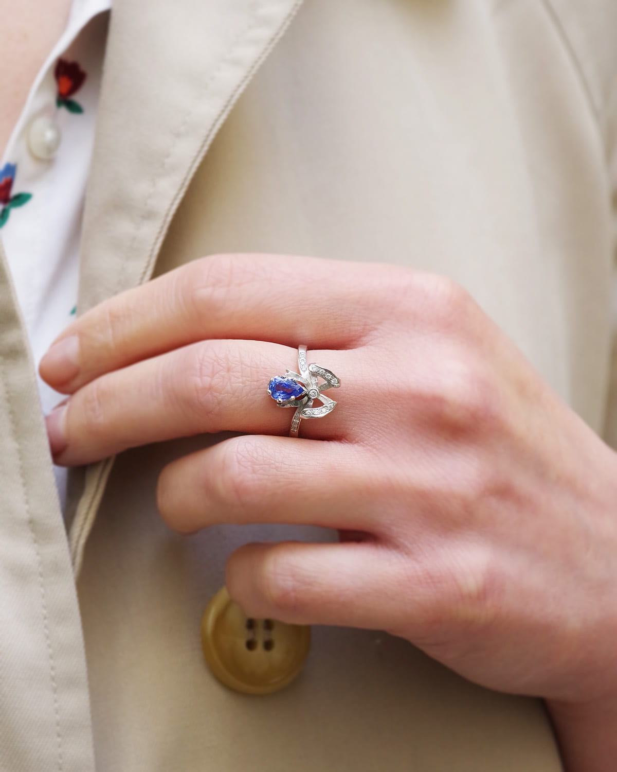 Pear-cut sapphire bow ring