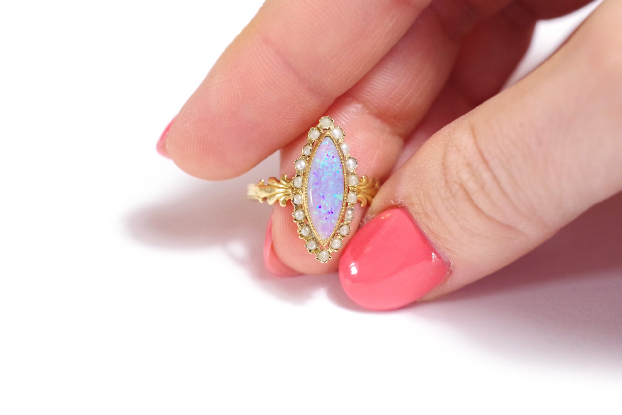 Bague marquise opale et perles