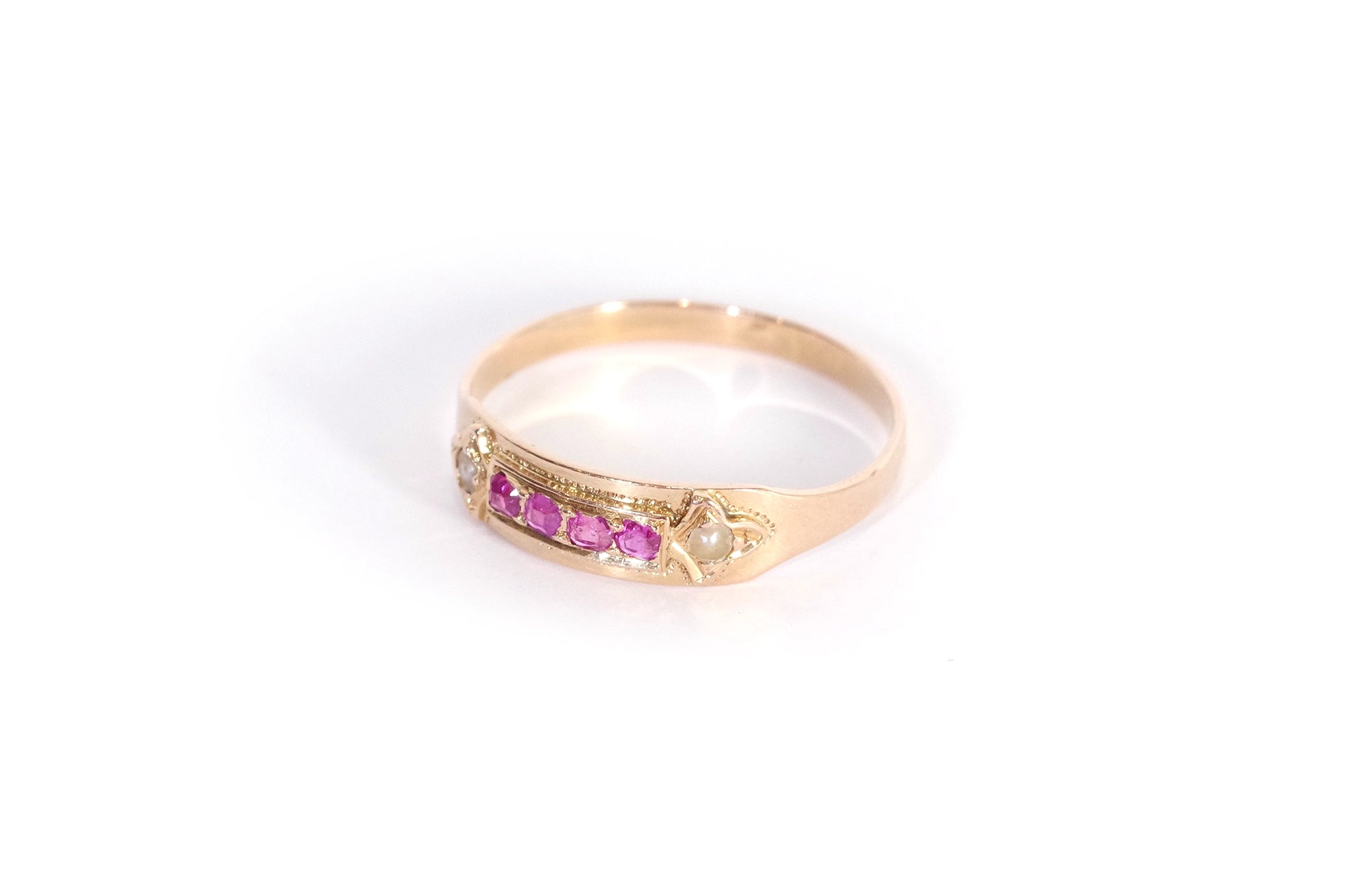 band rubis ring in gold