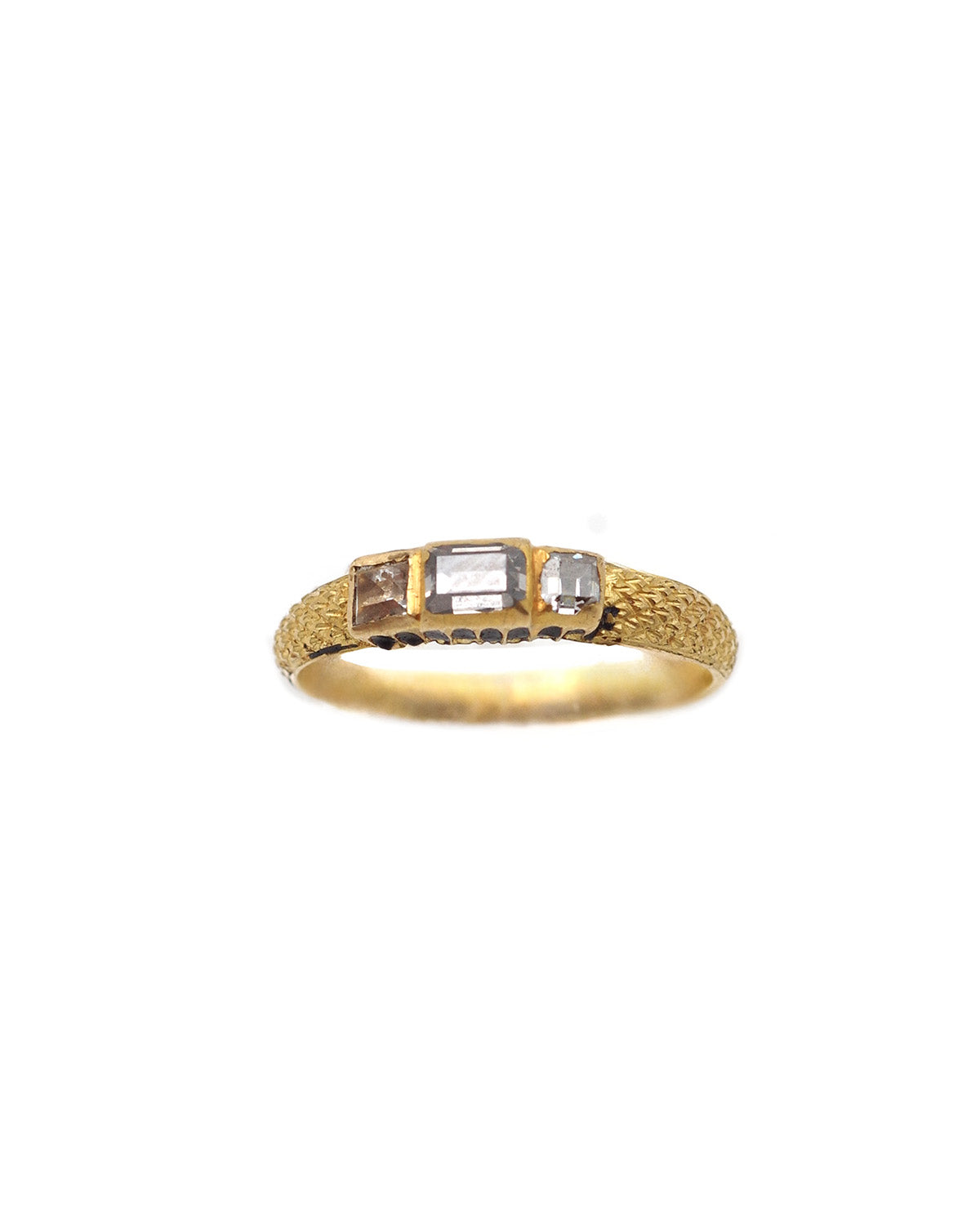 Bague ancienne 17e sertie de diamants