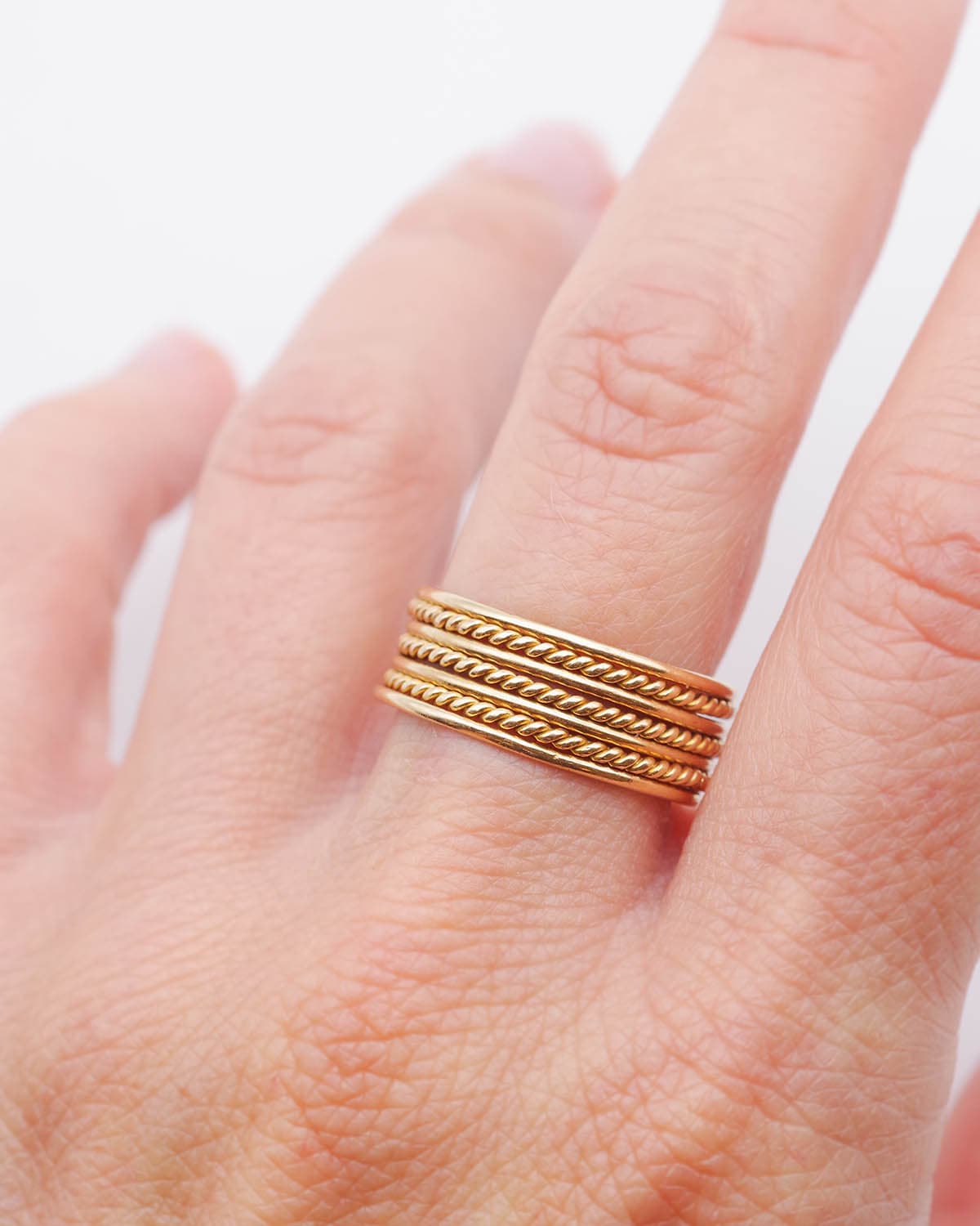 seven days ring in gold