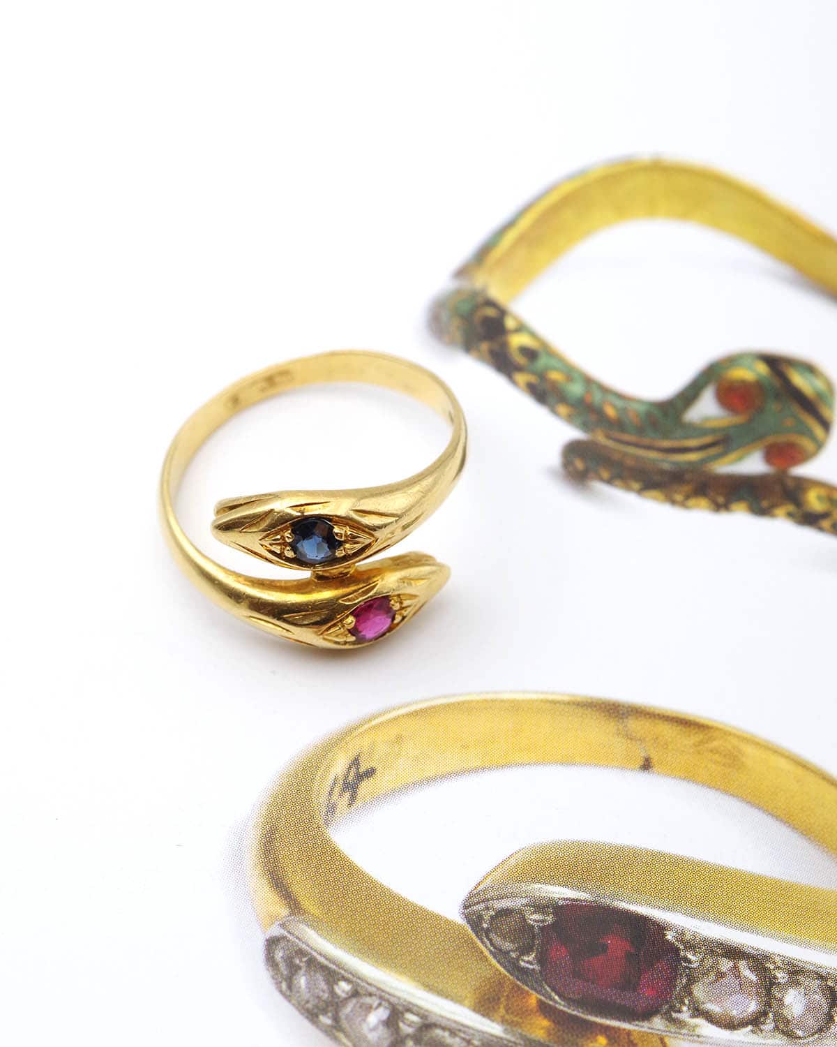 Snake sapphire and rubis ring