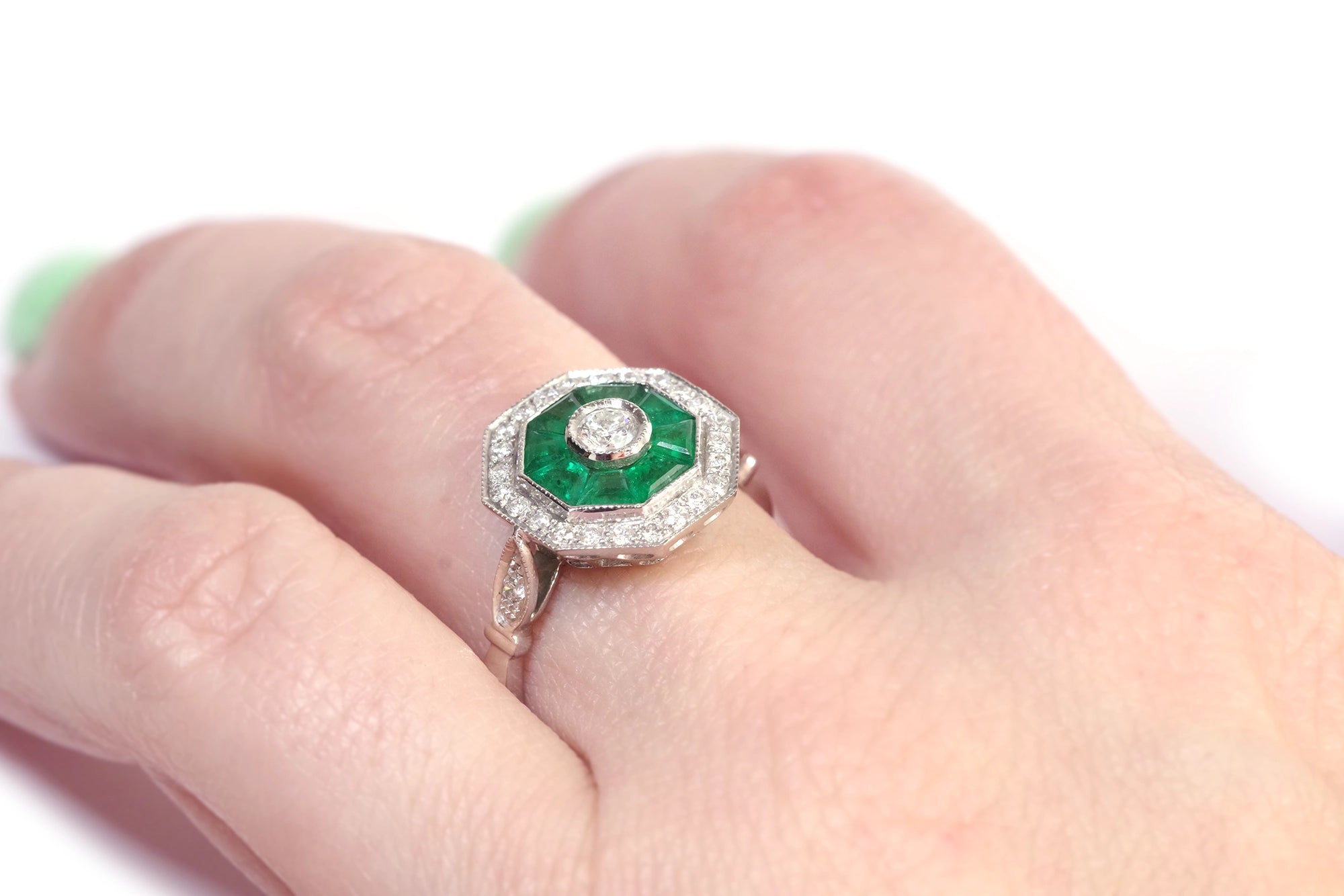 Vintage emerald diamond ring