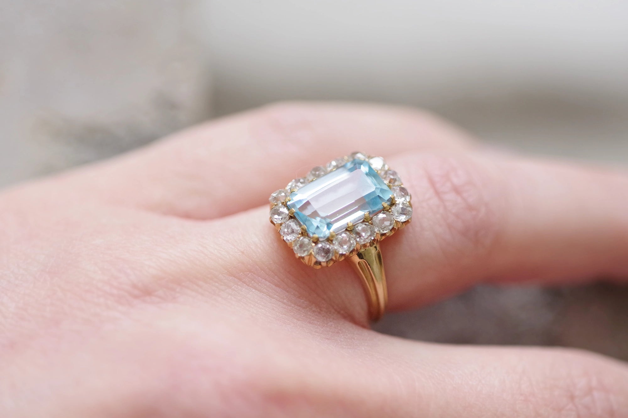 Antique aquamarine ring in gold