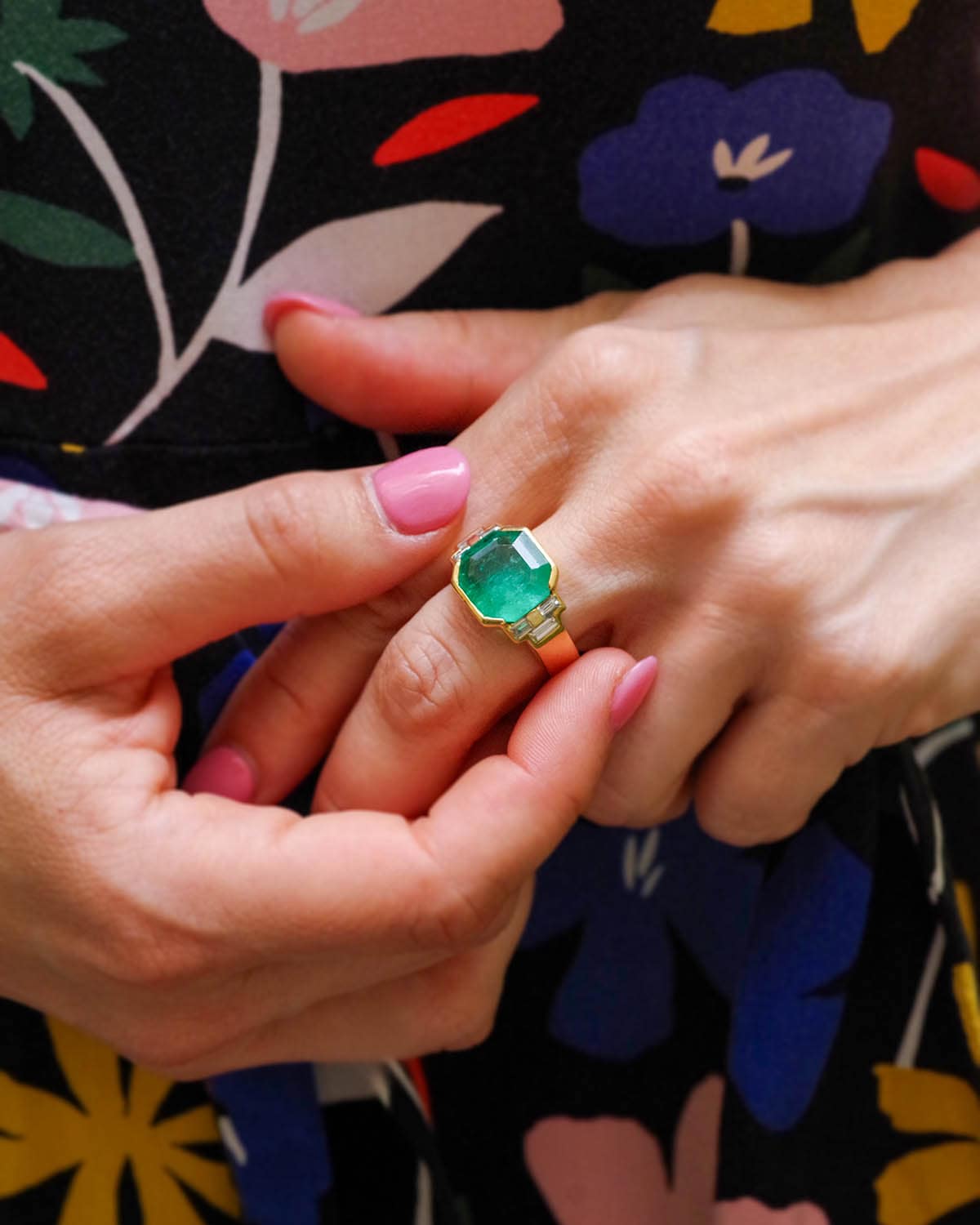 bague émeraude diamants