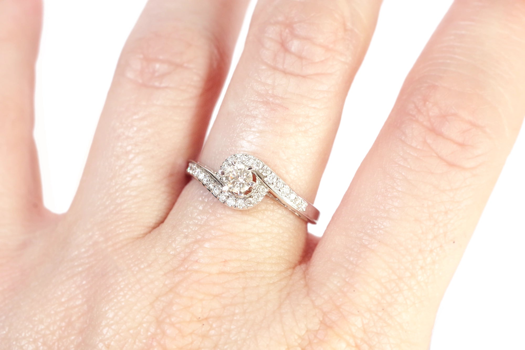 pre-owned diamond wedding ring