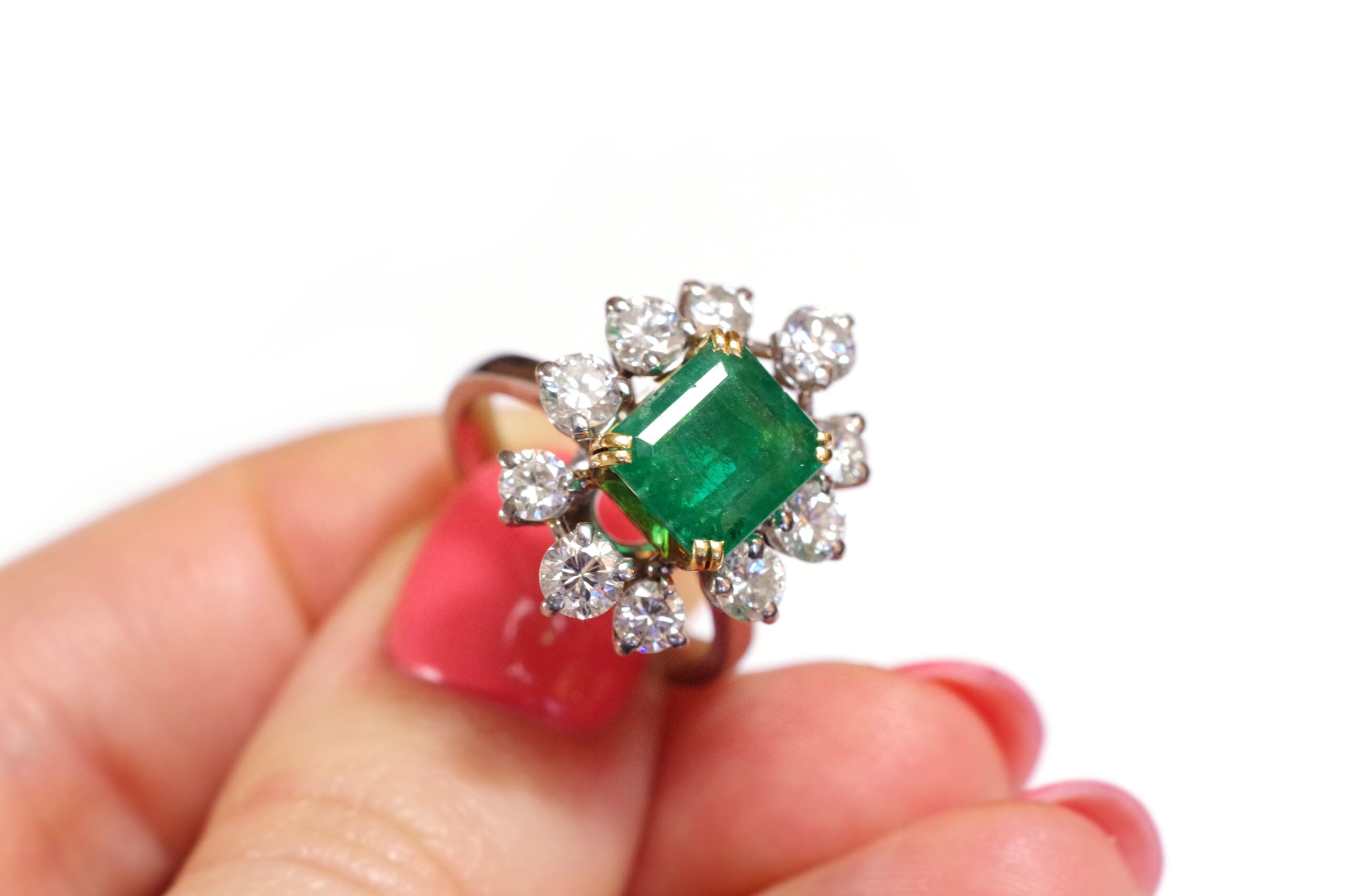 Emerald diamonds cluster ring