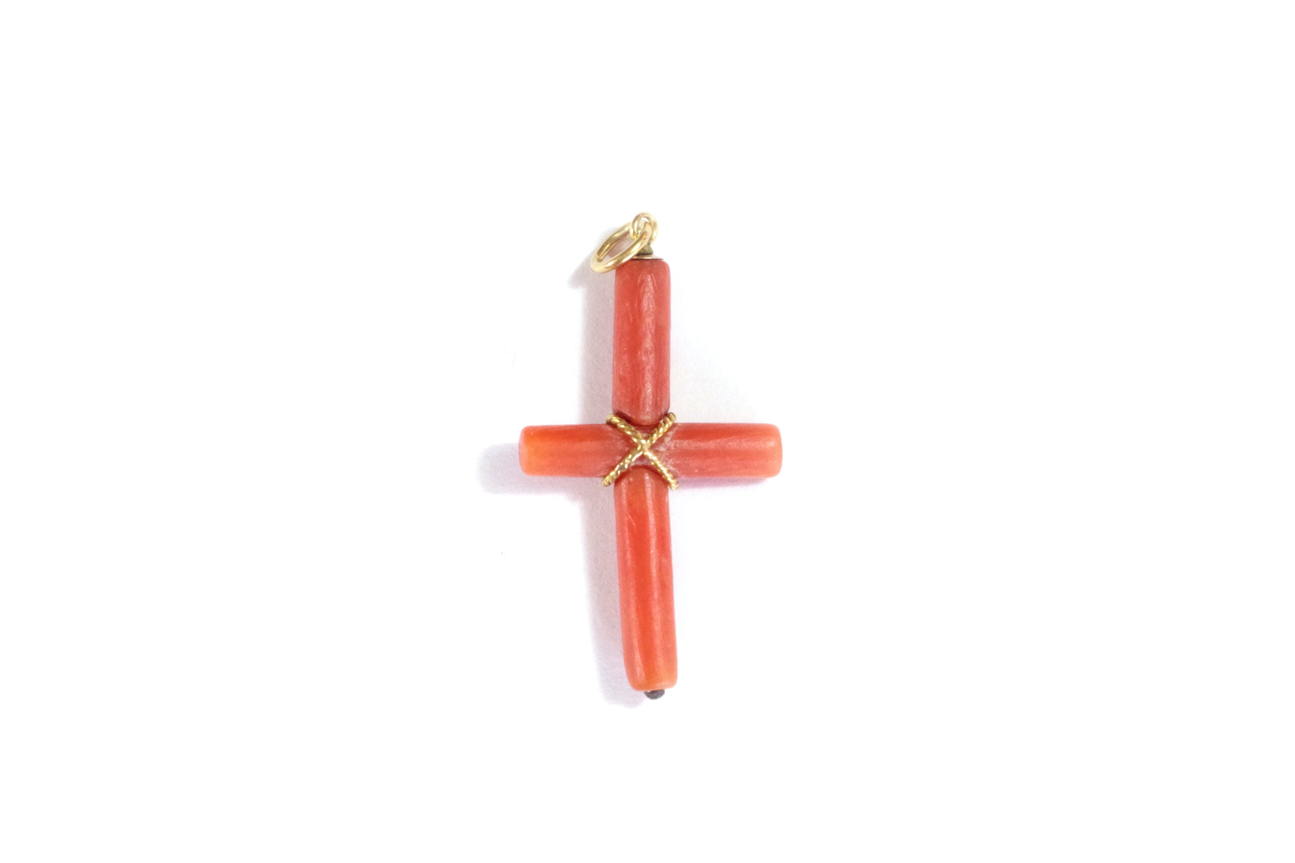 bijou religieux communion or 18k corail