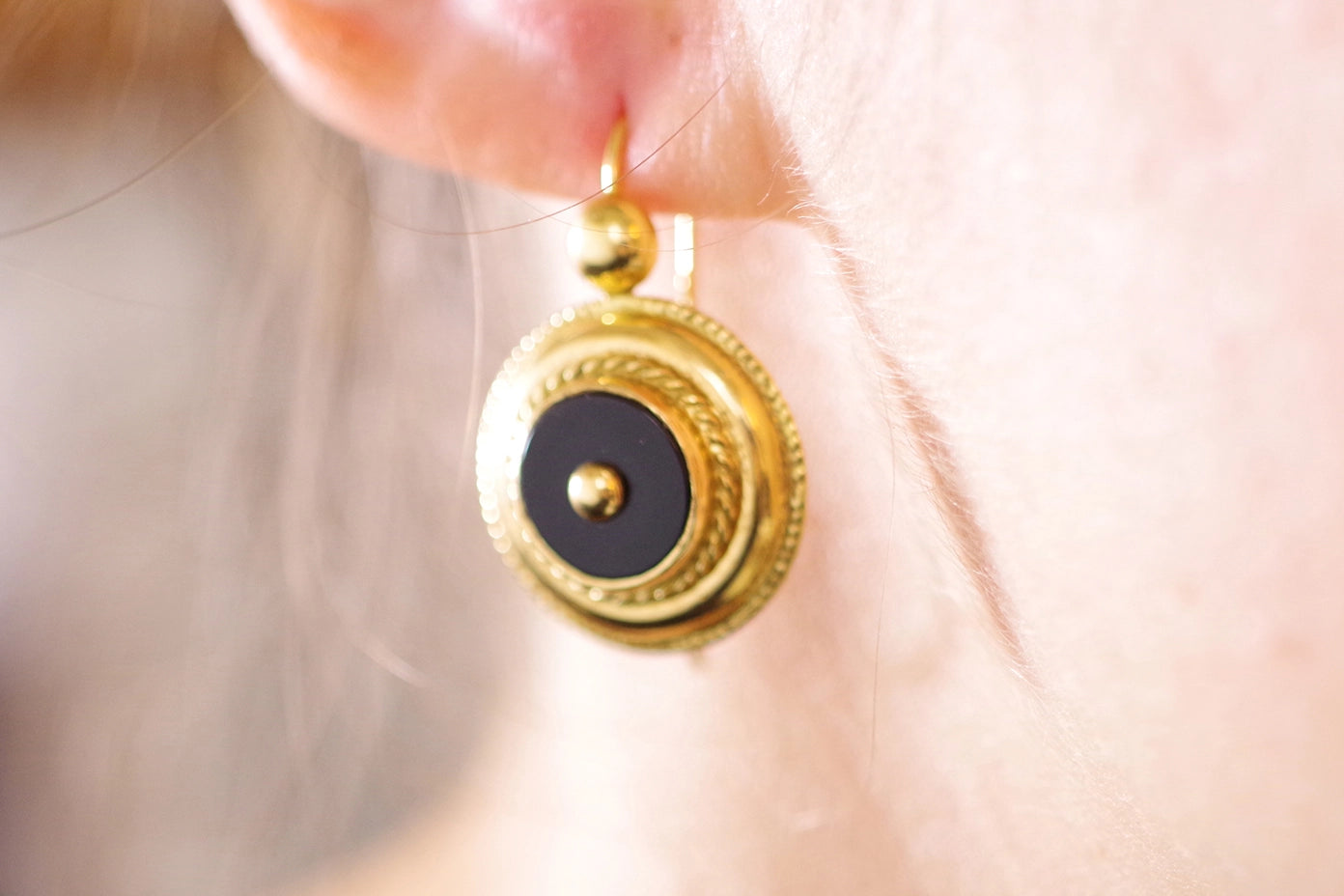 bouche oreille onyx en or