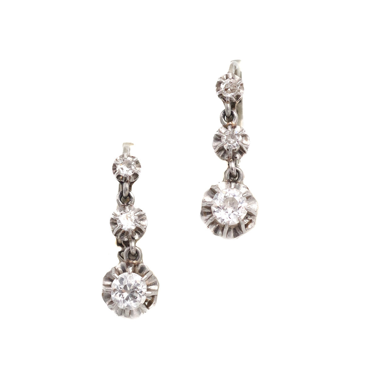 Boucles D'oreilles Dormeuses Trois Diamants - 0,72 Ct - Or 18k Et Platine - Occasion Ancien