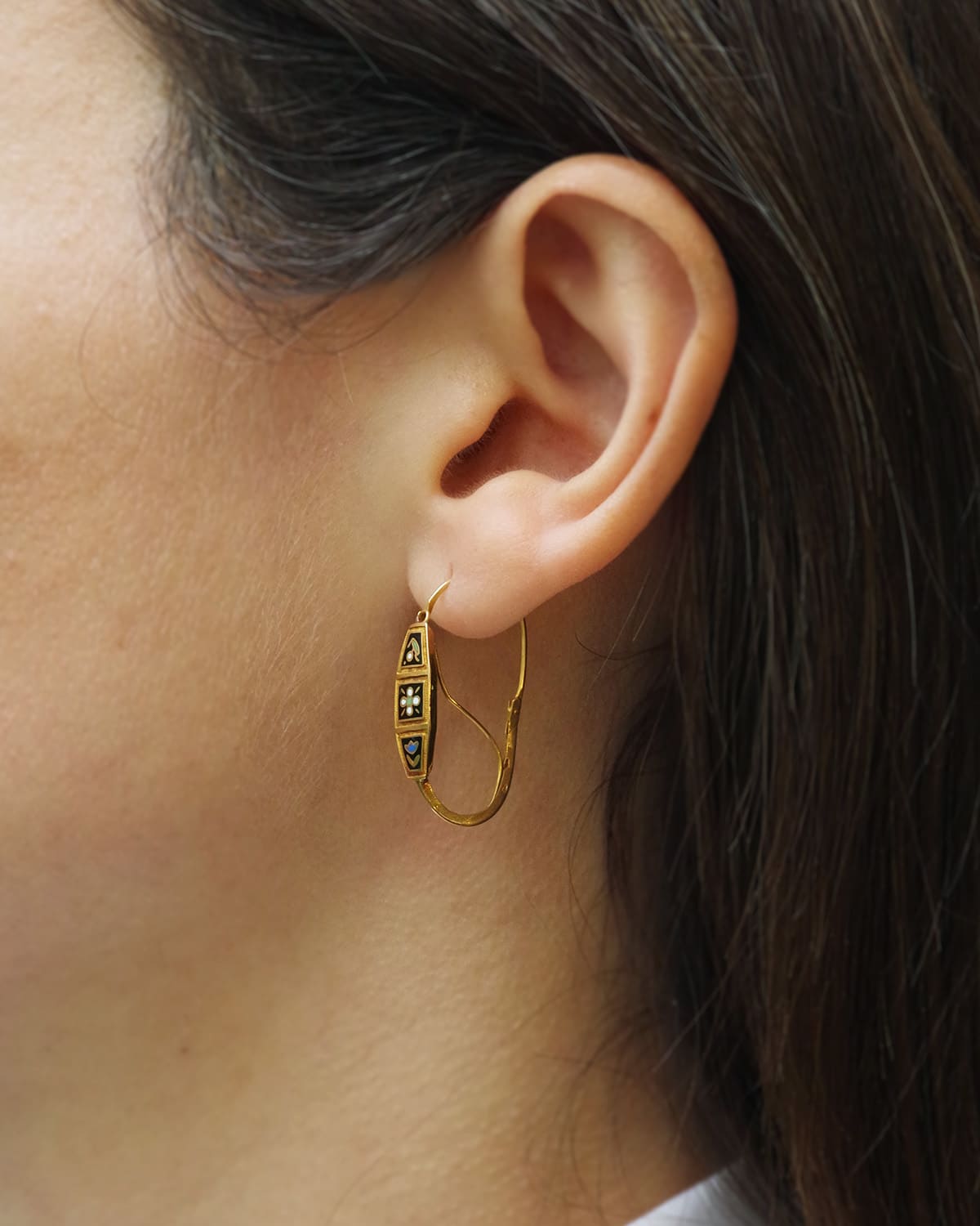 Boucles d'oreille émail en or 