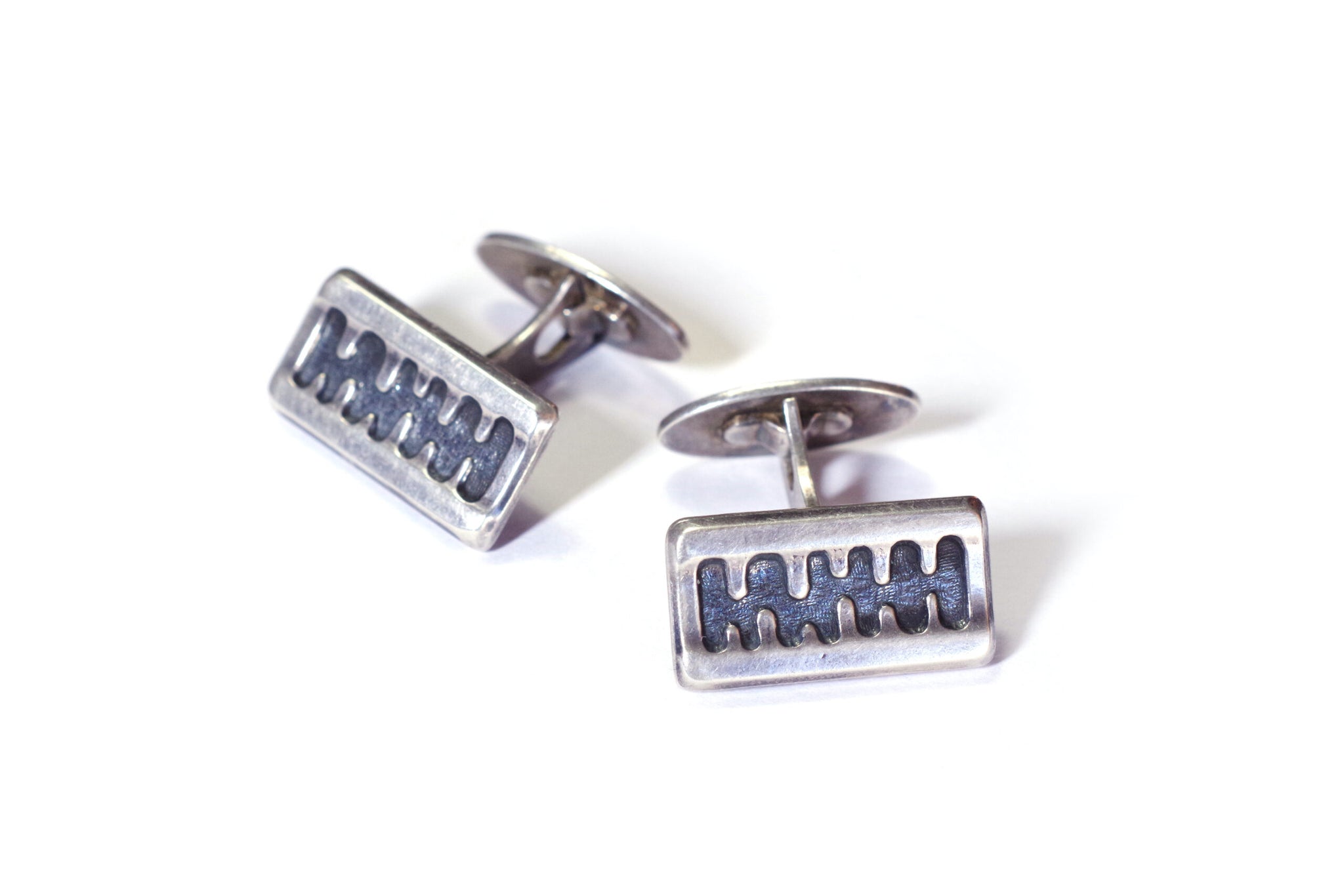 HERMES. Boutons de manchettes vintage argent (D'occasion) à Renens VD HERMES. Boutons de manchettes vintage argent (D'occasion) à Renens VD