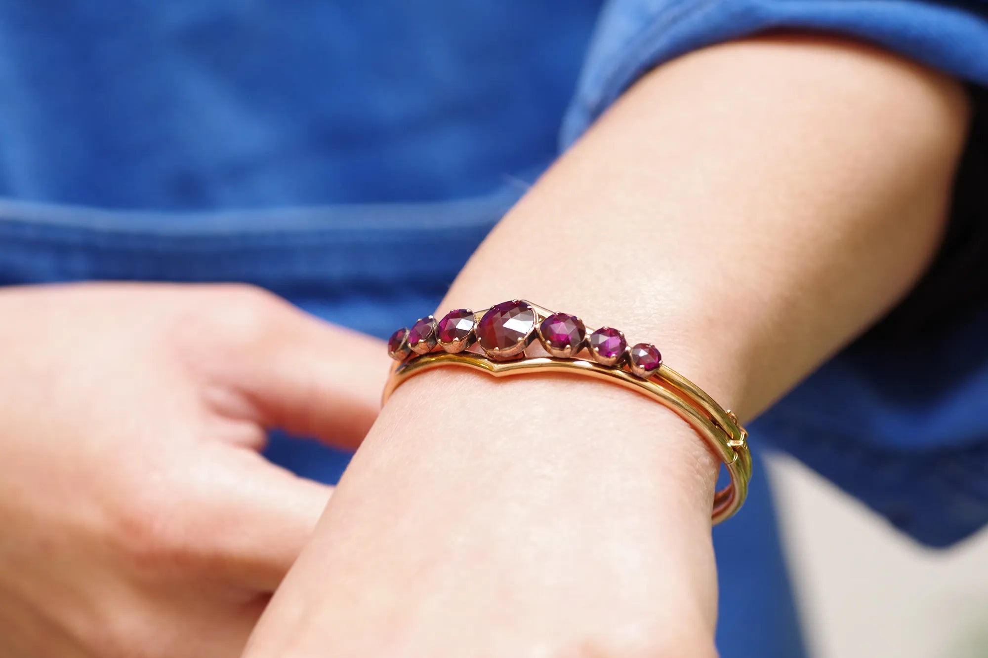 perpignan garnet bracelet in gold