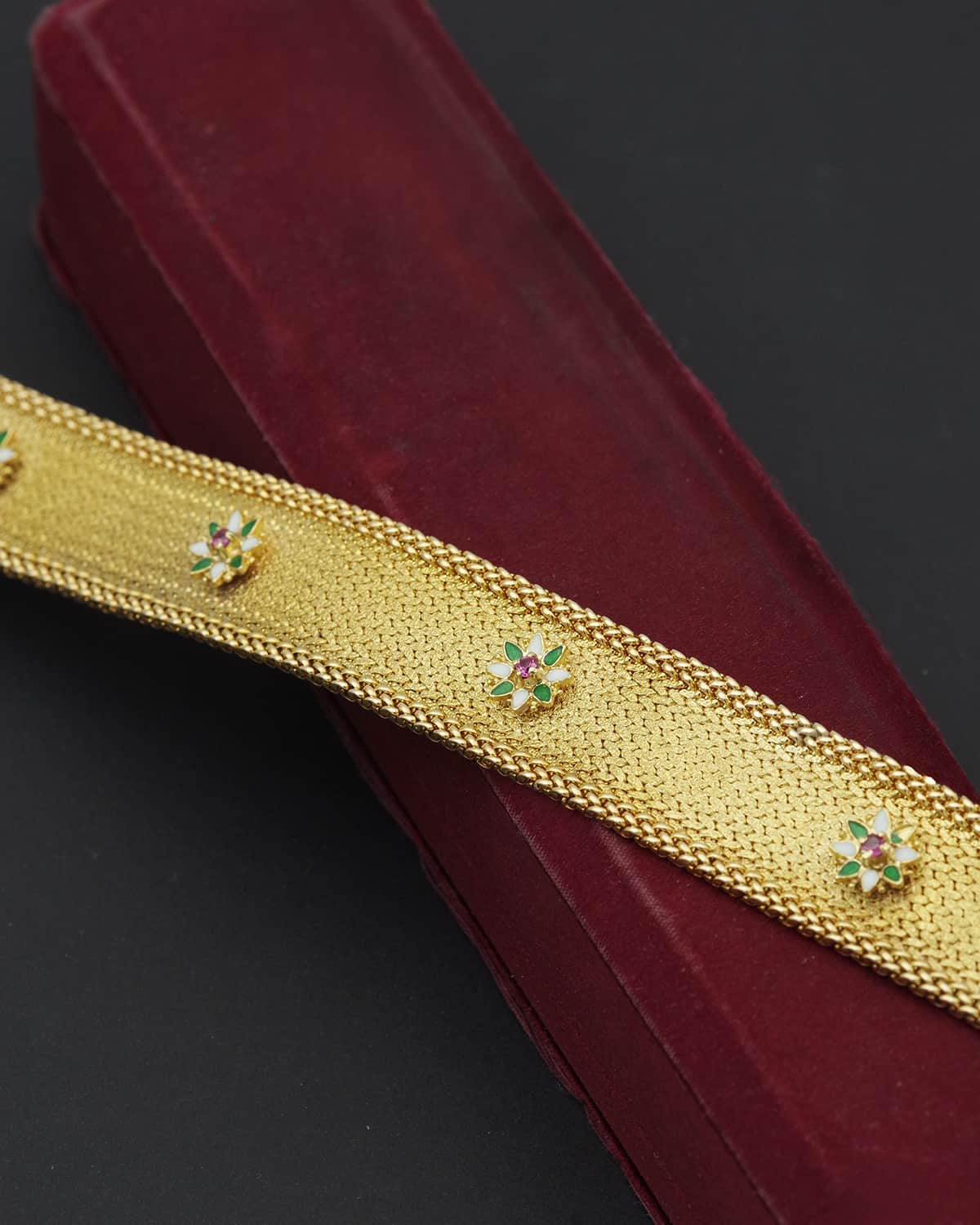 Retro flower bracelet signed Unoaerre