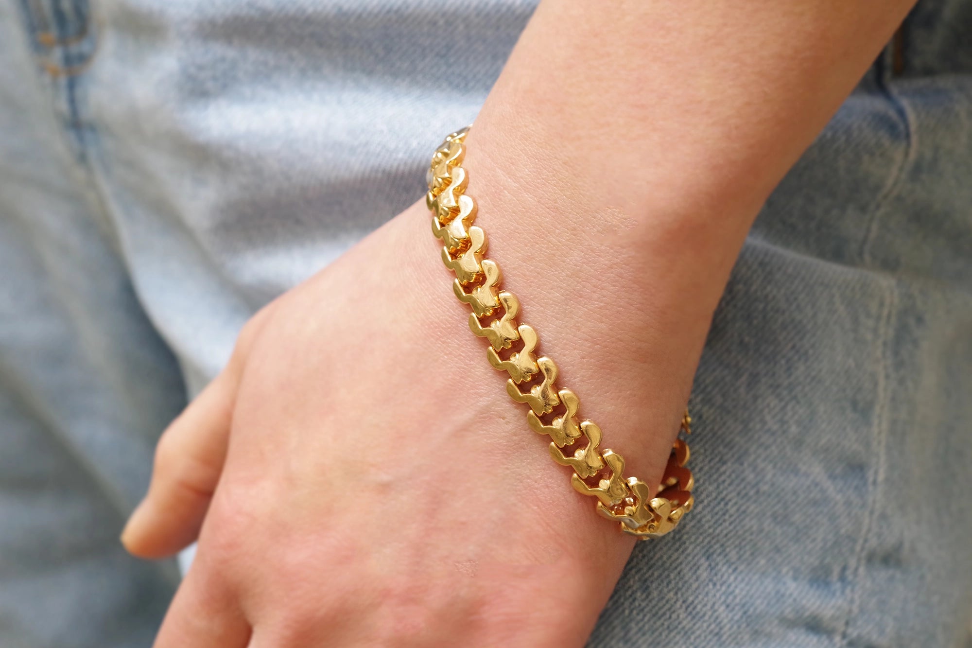 Retro gold bracelet